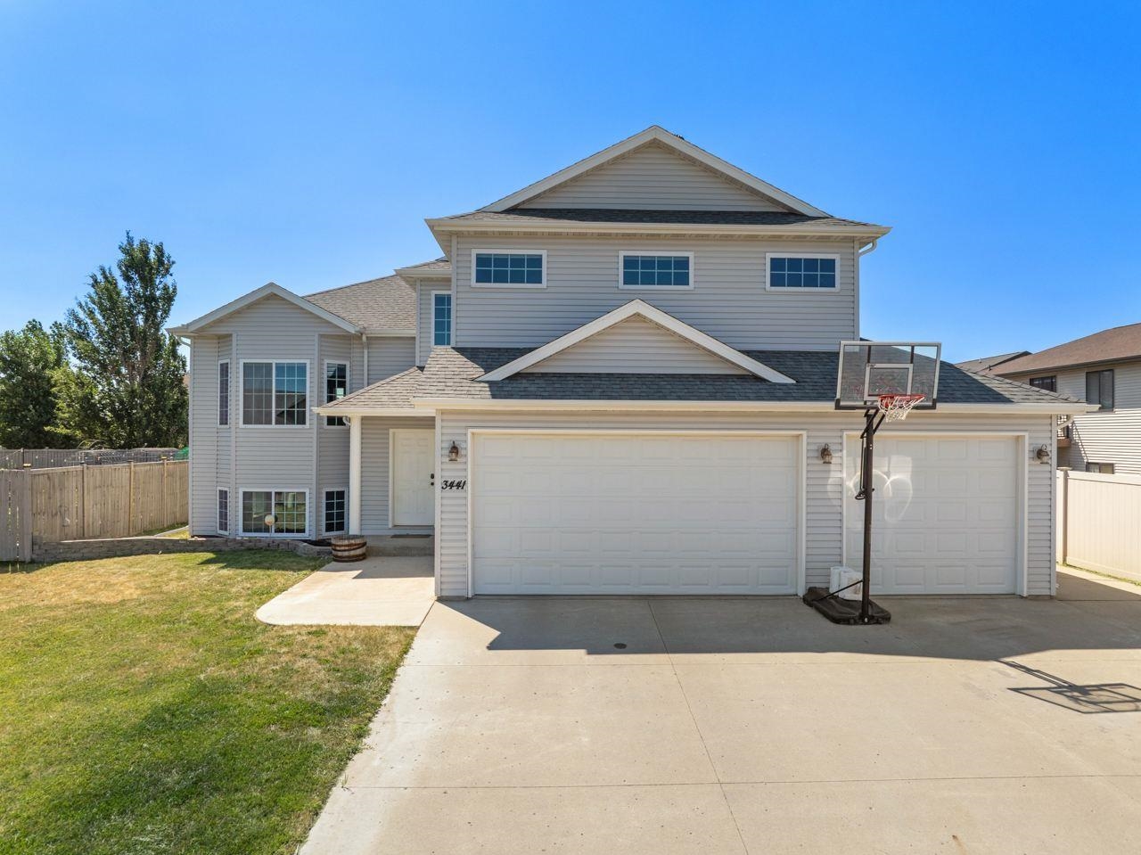 3441 Woodside Drive SE — photo