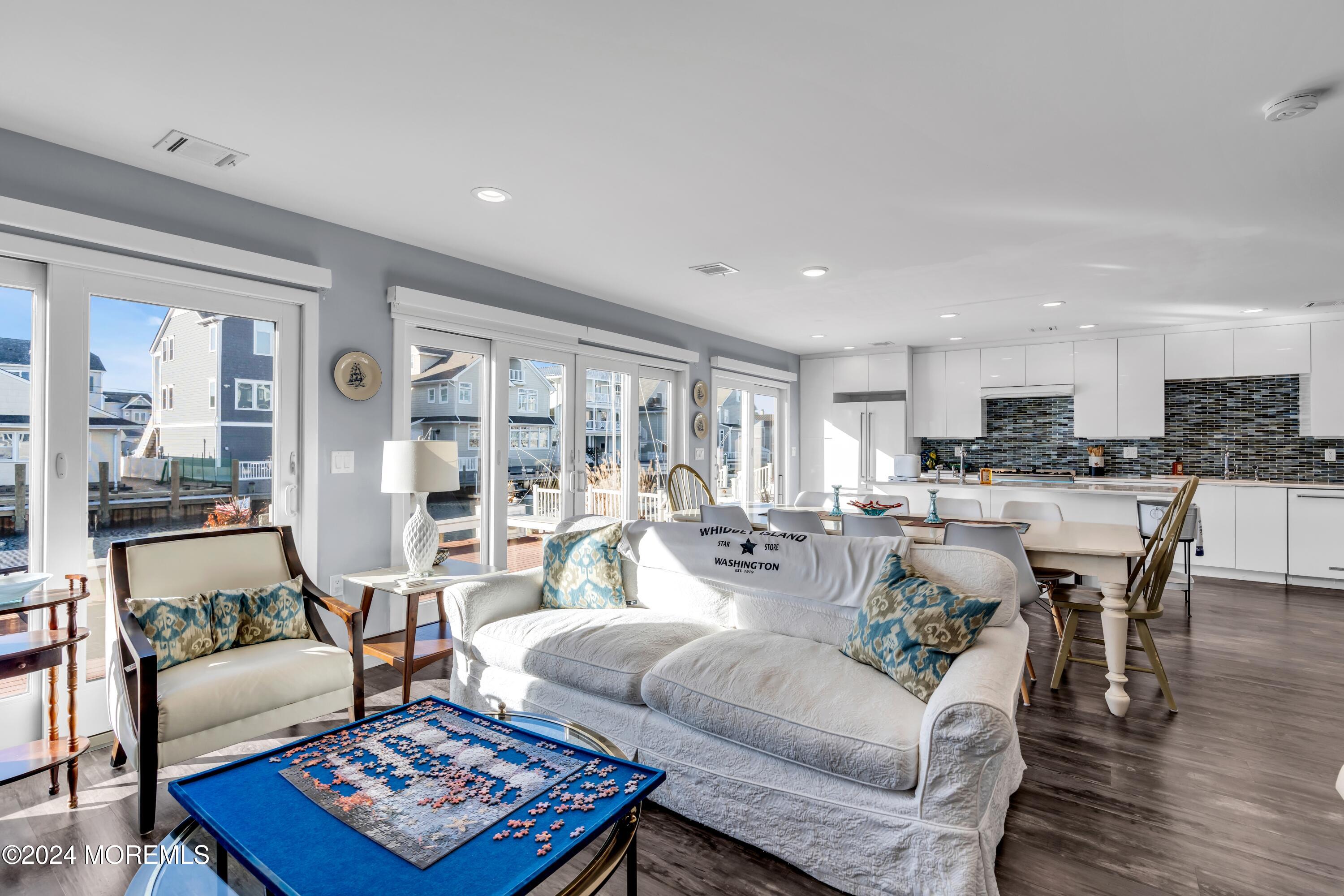 213 Hayes Court — photo