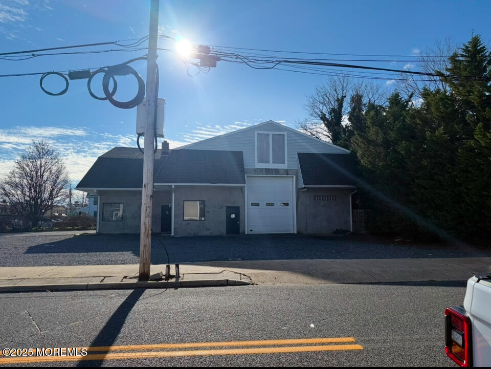 401 Richmond Avenue — photo