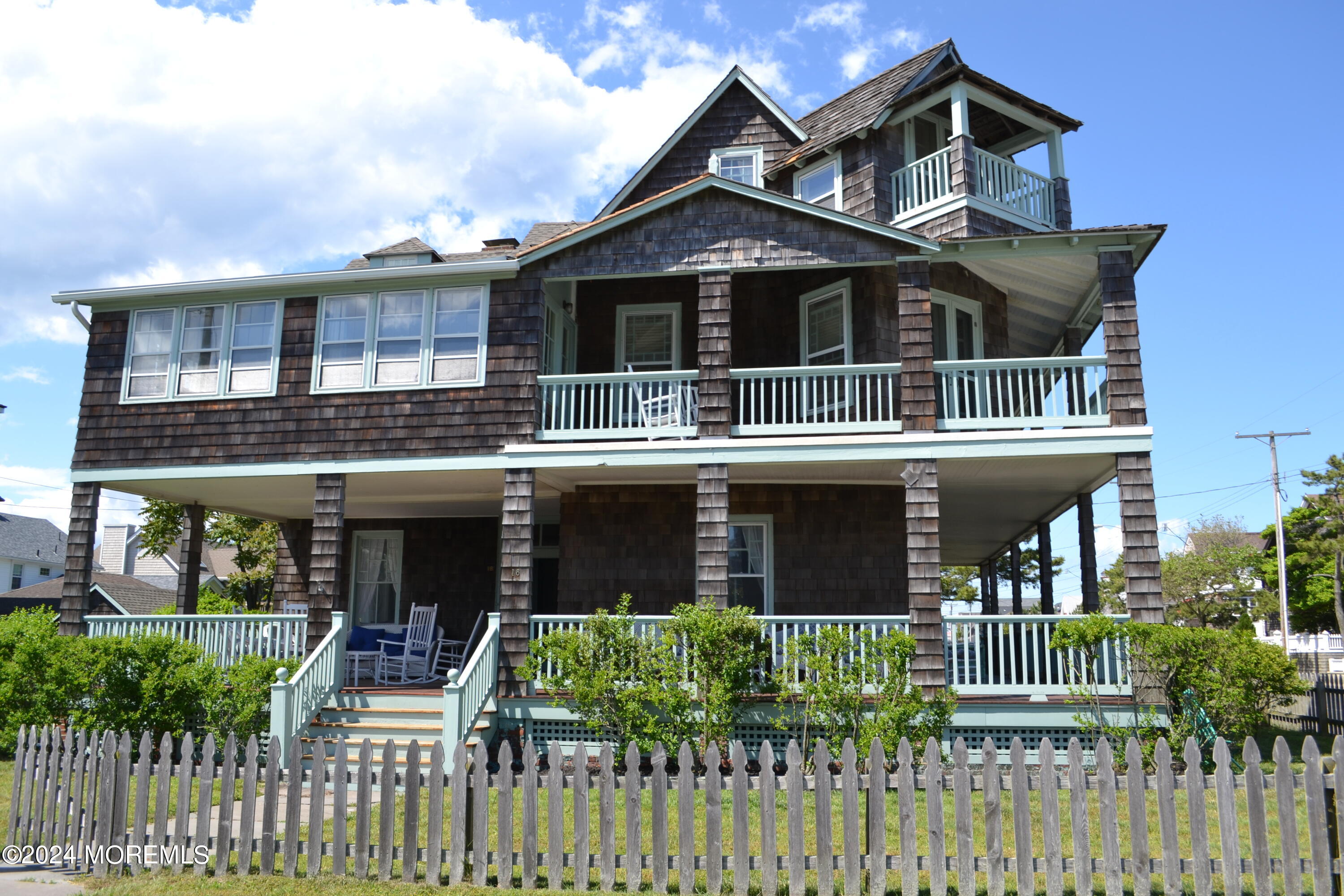 18 Bridge Avenue — photo