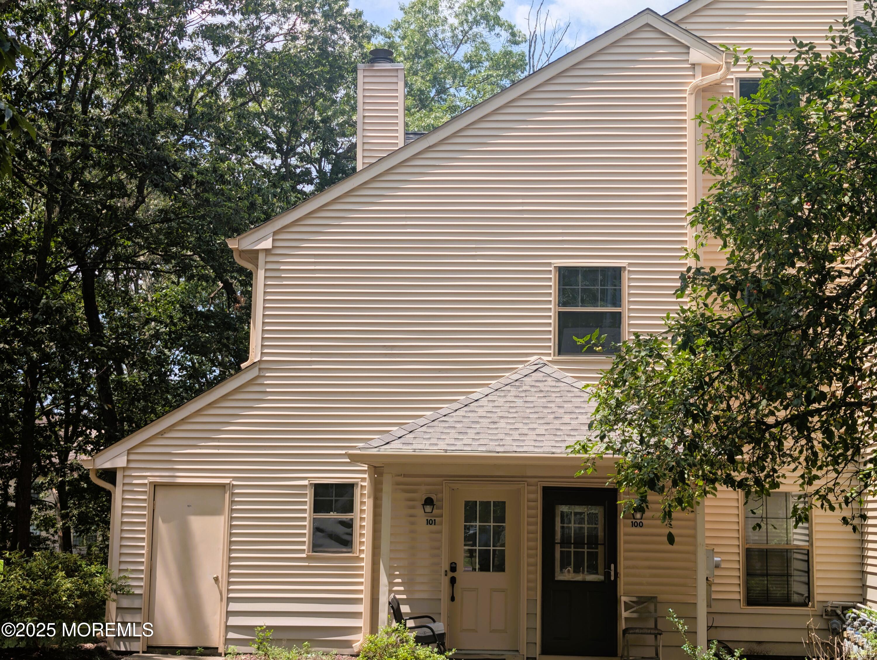 101 Begonia Court — photo