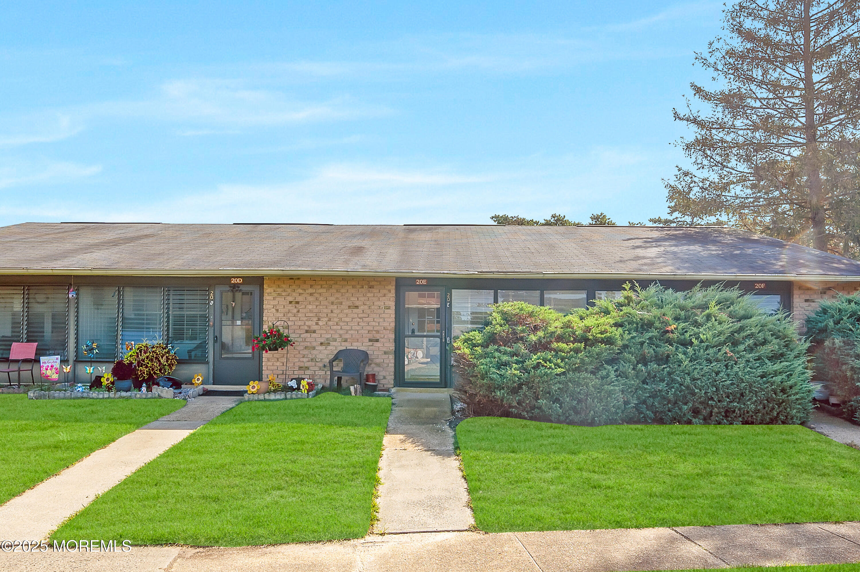 20 Yorkshire Court E — photo