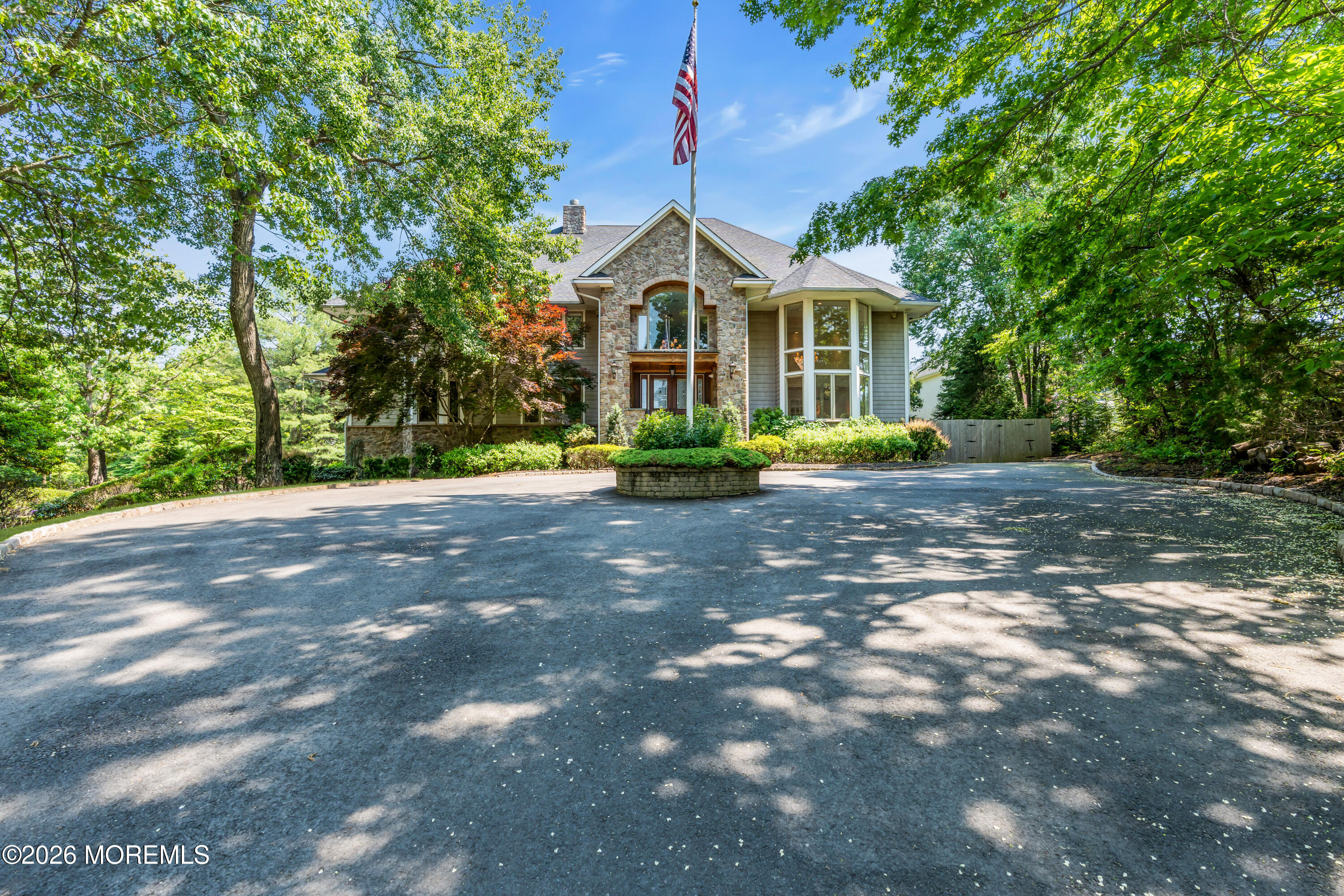 672 Winding River Road — photo