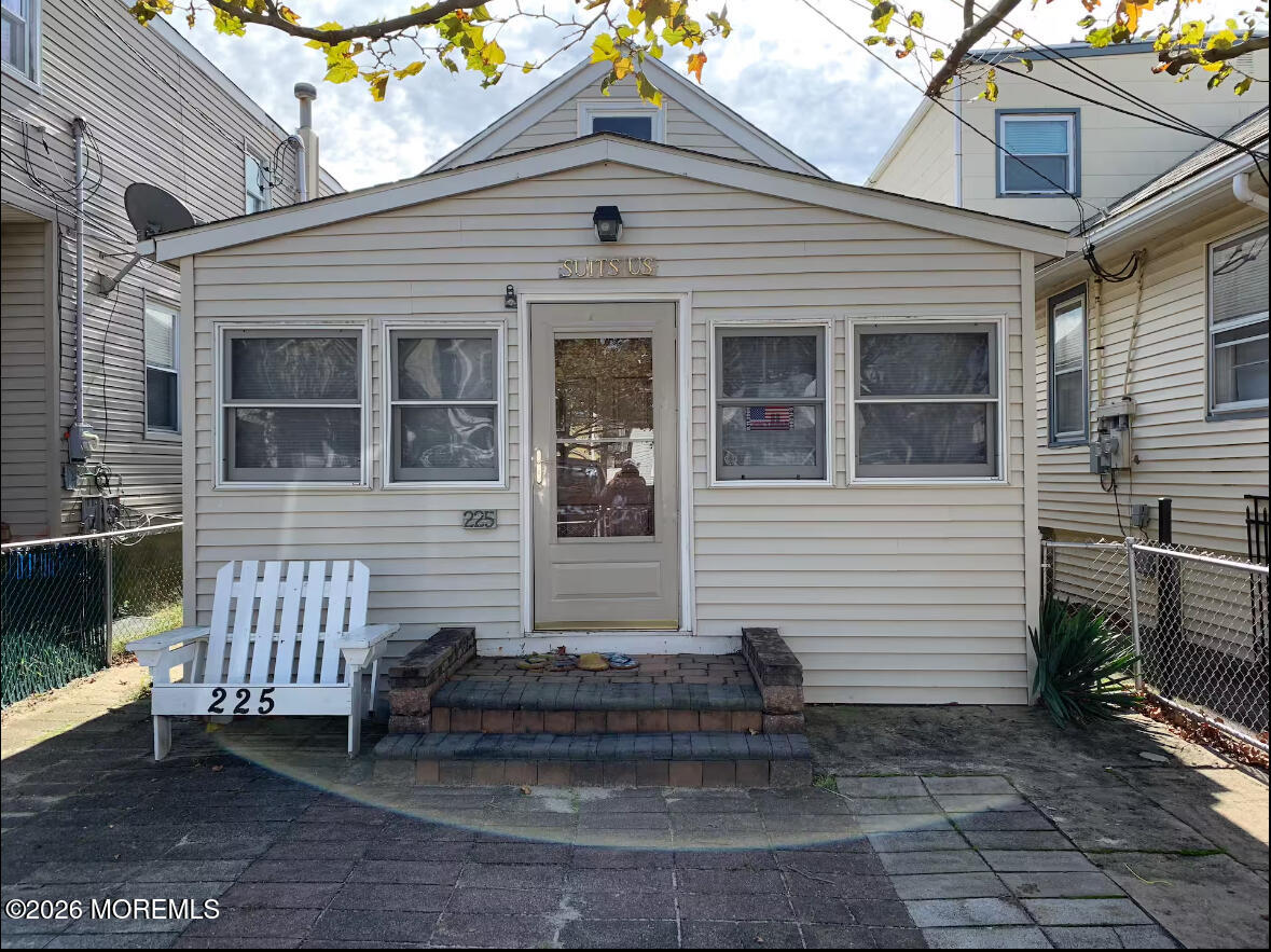 225 Grant Avenue — photo