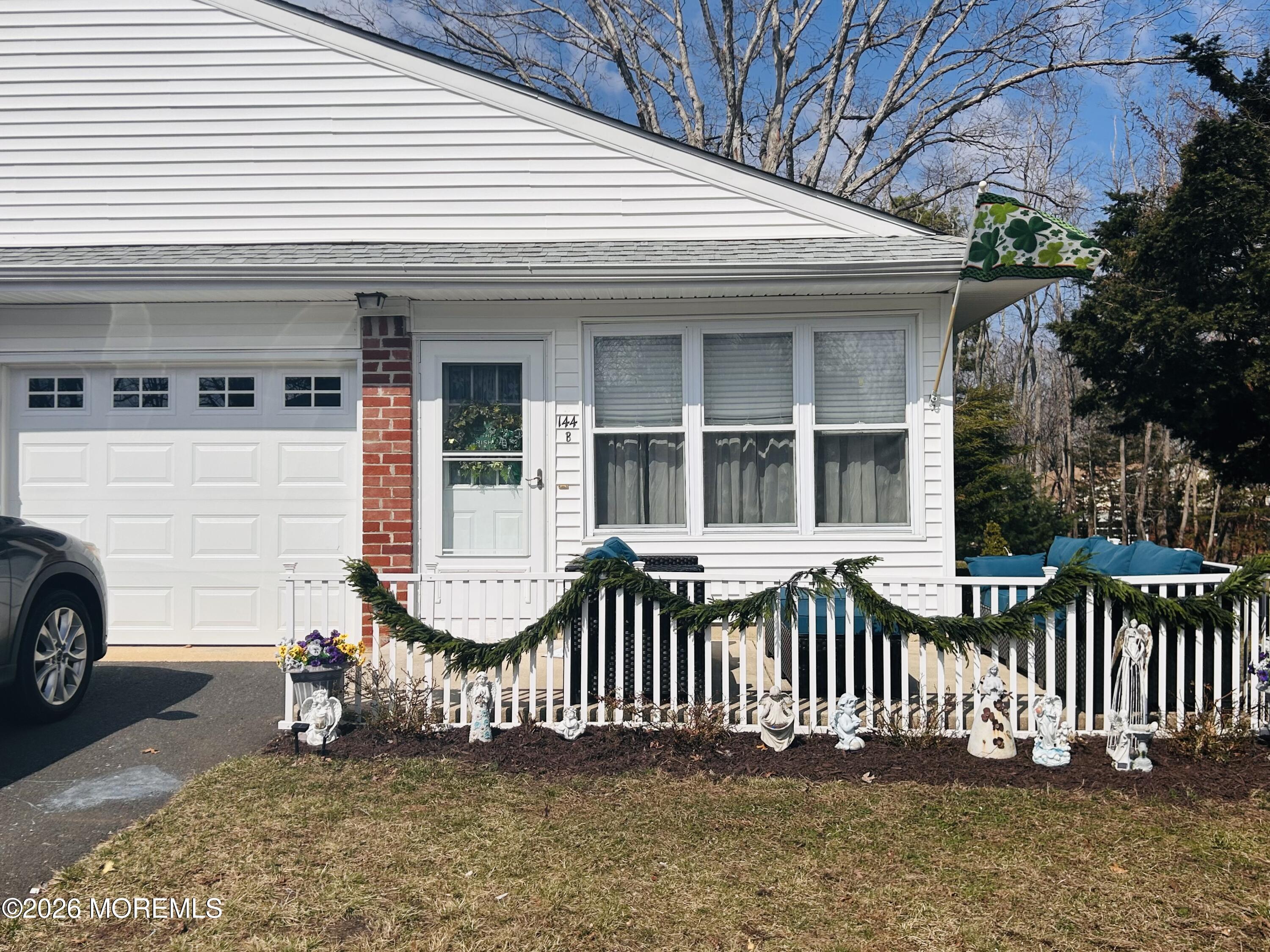 144 Azalea Drive B — photo