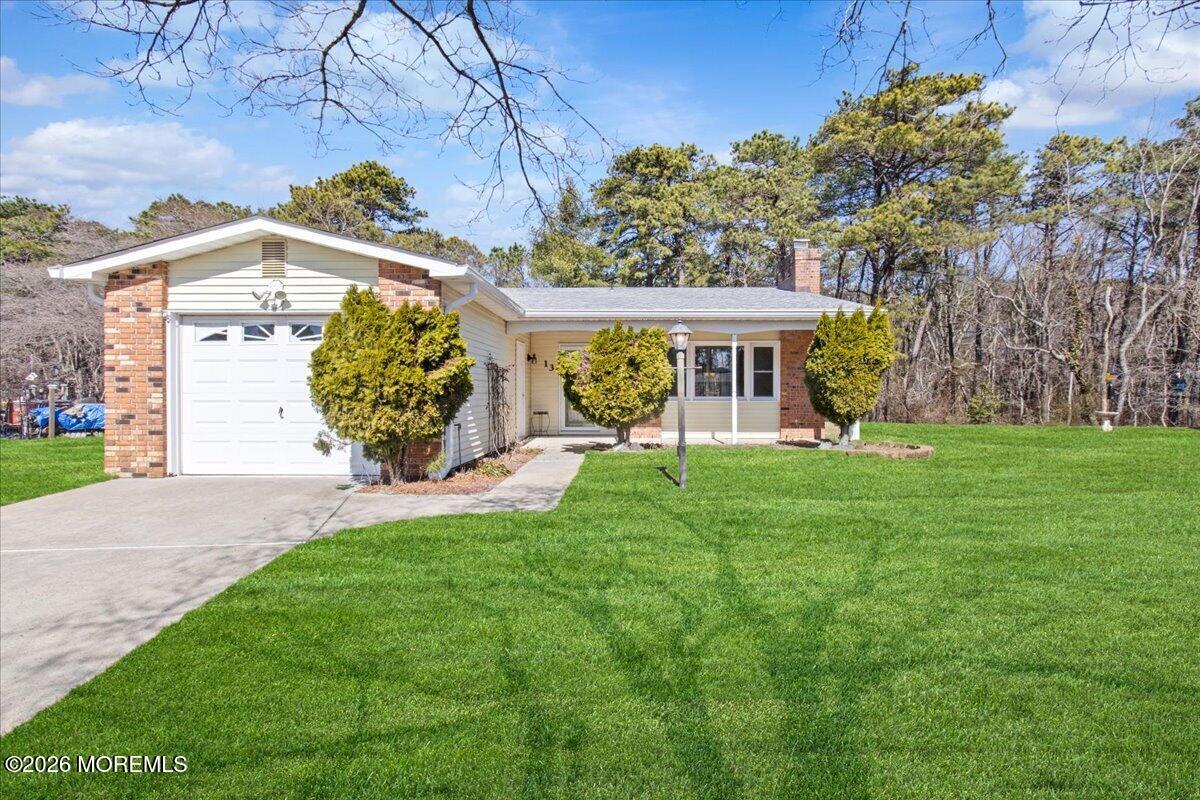 13 Tudor Court — photo