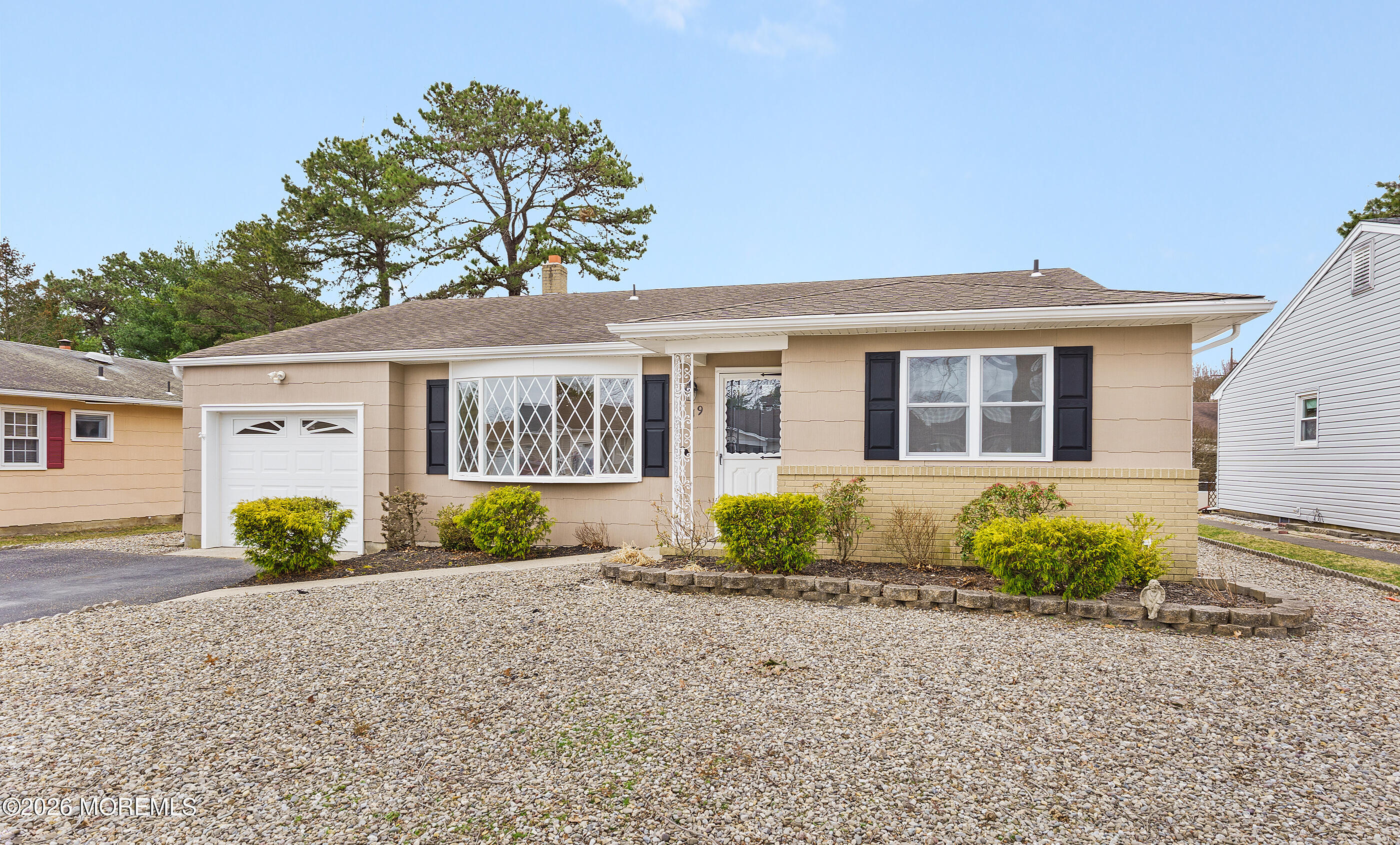 19 Bennington Drive — photo