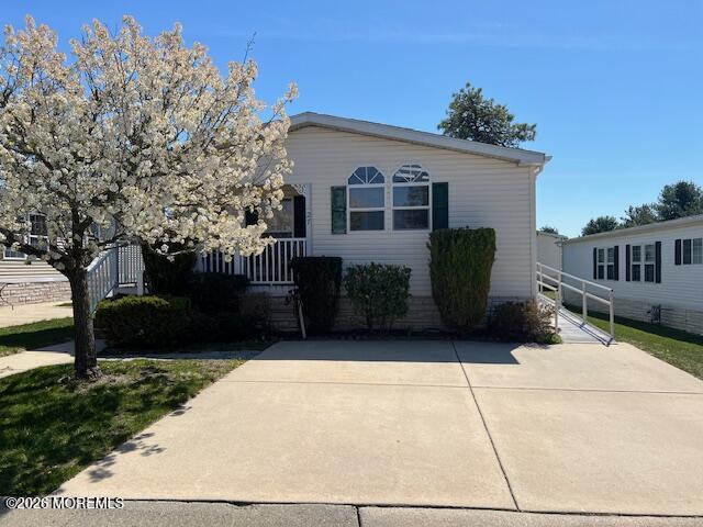 27 Pine Ridge Boulevard — photo
