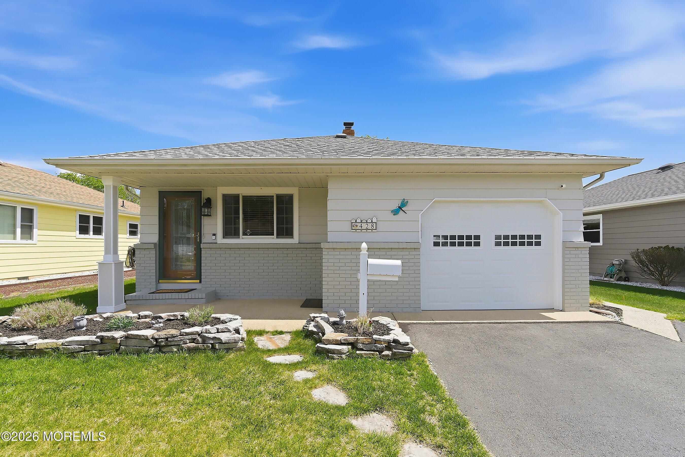 428 Saint Thomas Drive — photo