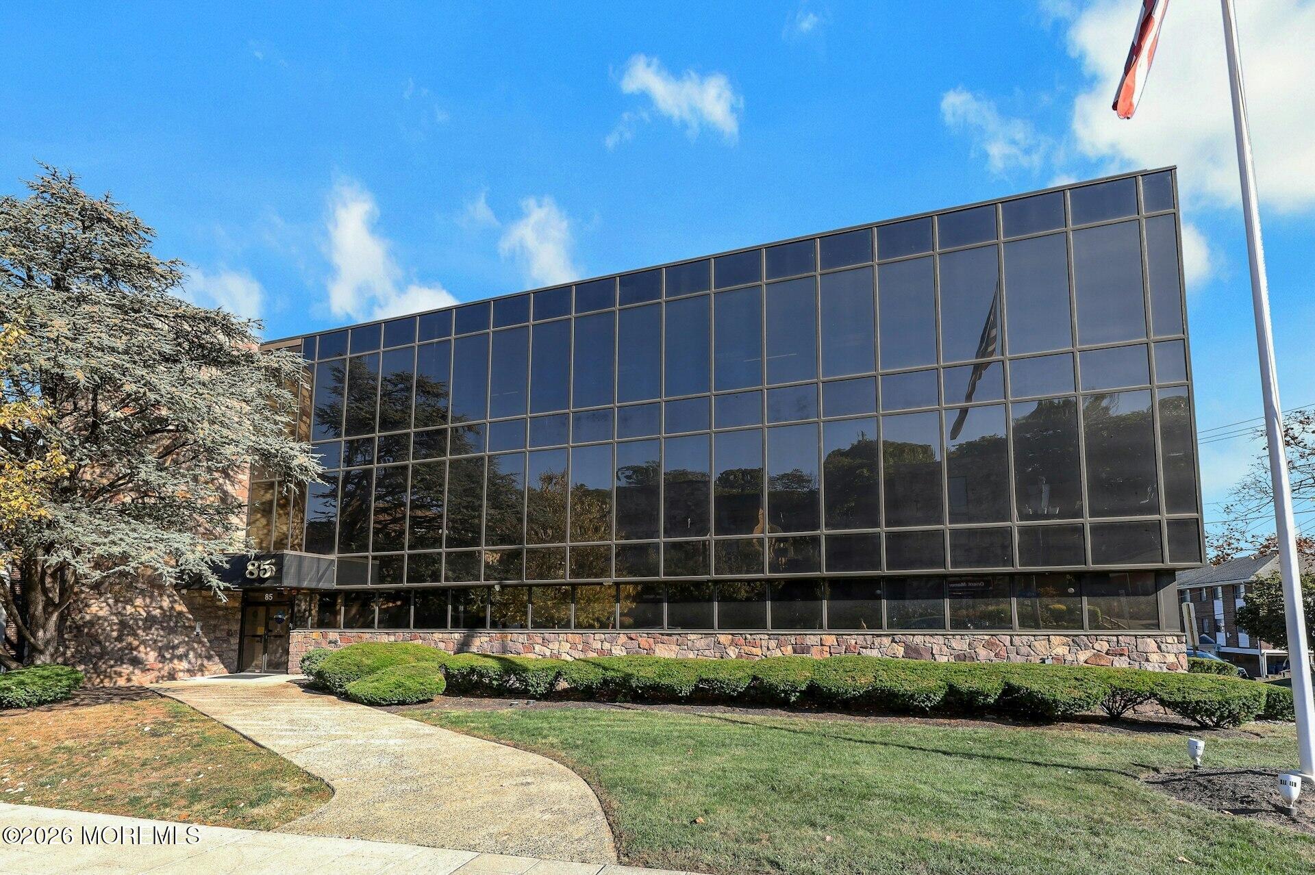 85 Orient Way 3 — photo