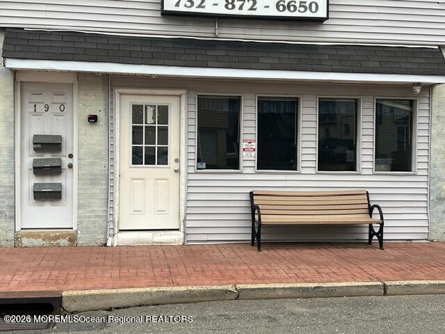190 Bay Avenue — photo