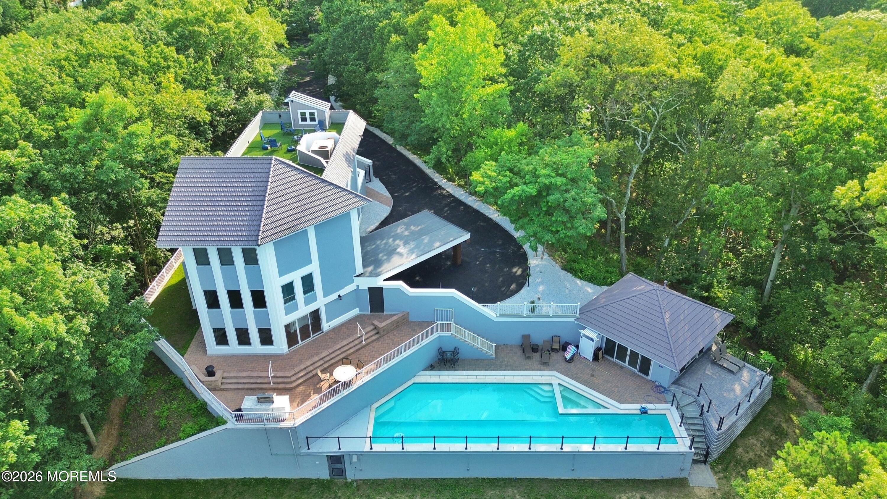 401 Overlook Drive — photo