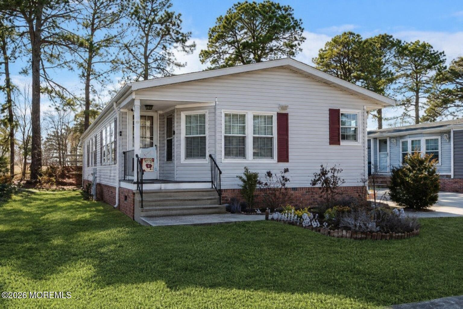 114 Briarwood Court — photo