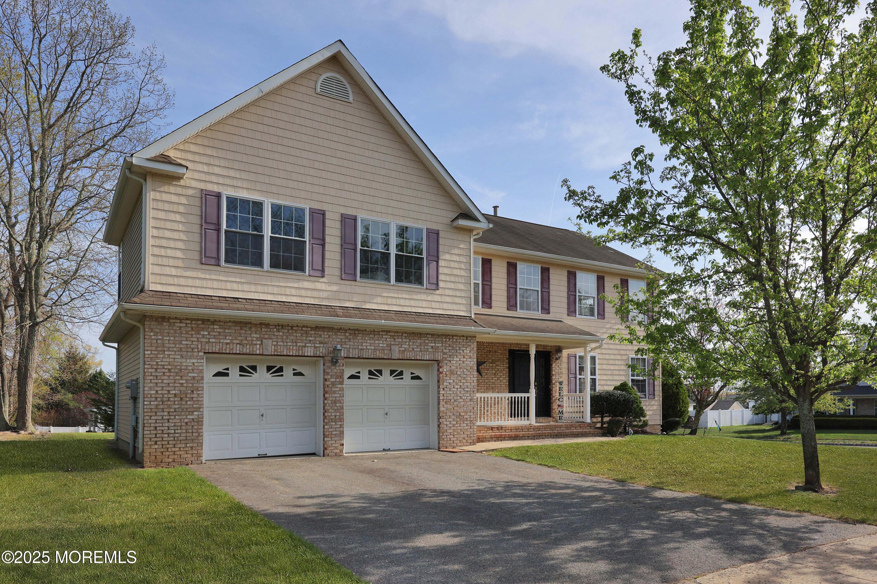 22 Roe Lane, Howell, NJ 07731