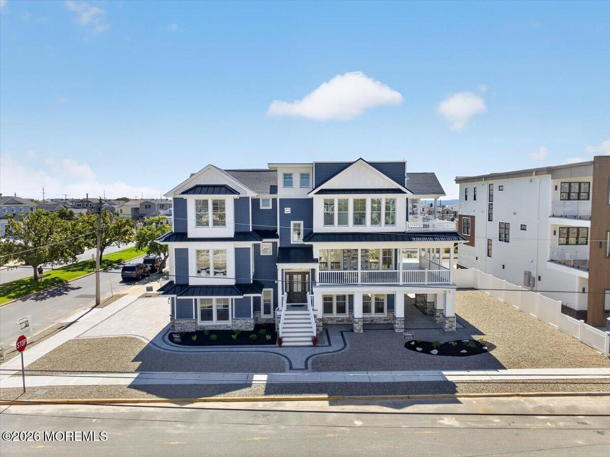 1519 N Bayview Avenue — photo