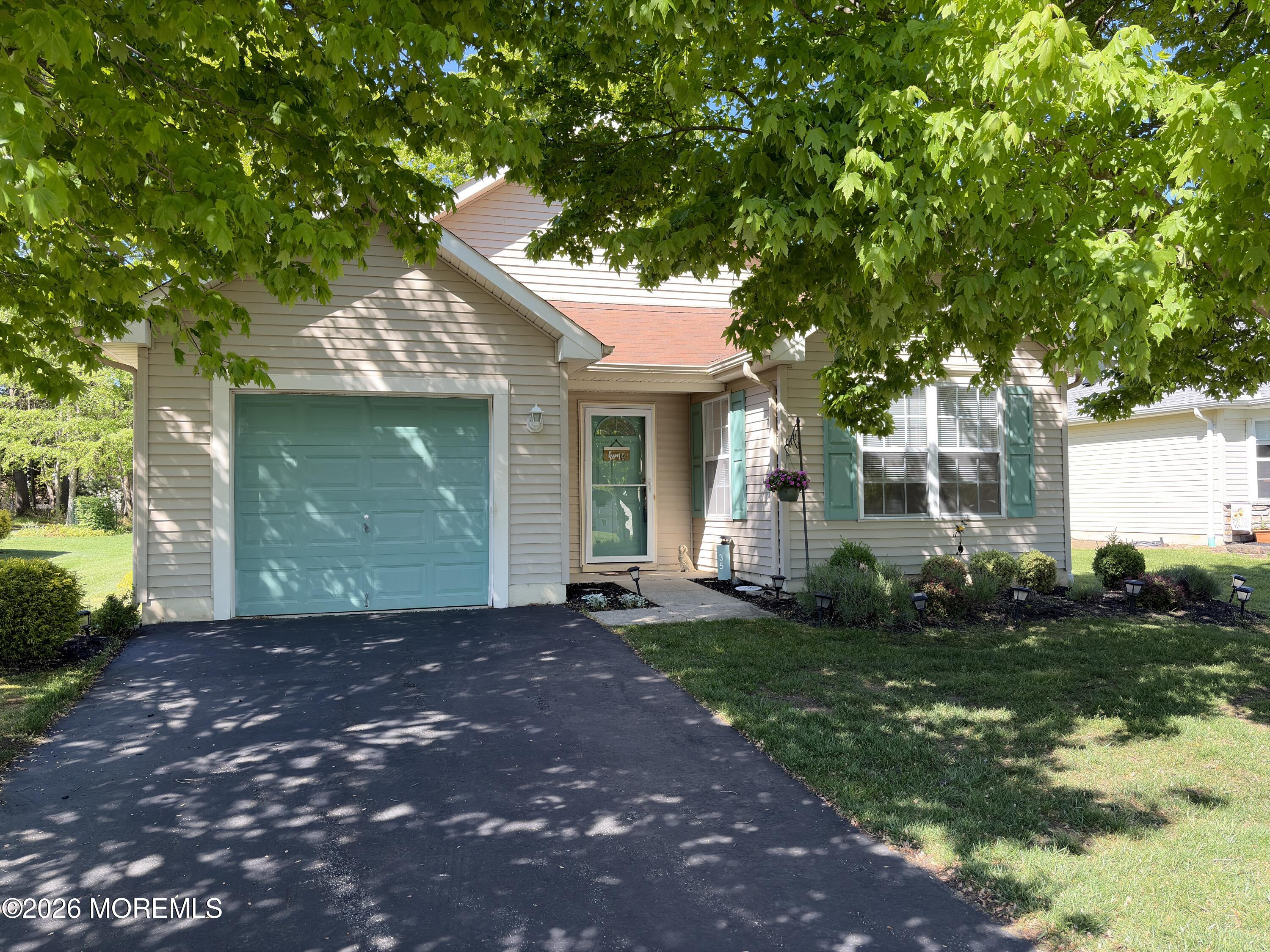 35 Meadows Lane — photo