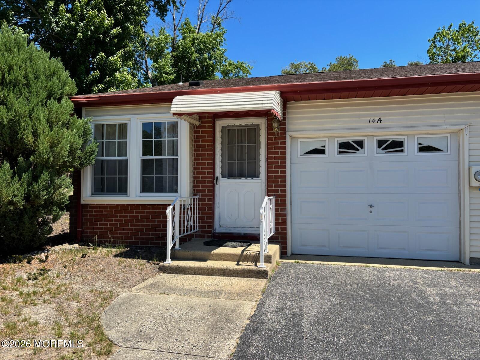 14 Easton Drive a — photo