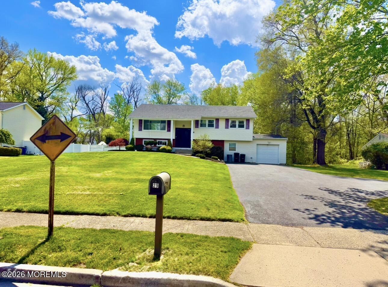 29 Greenleaf Drive — photo