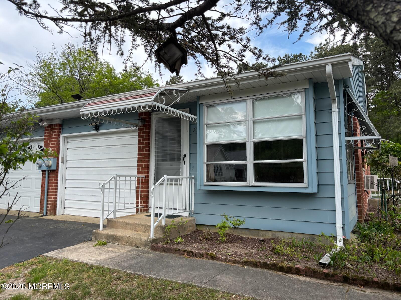 33 Molly Pitcher Boulevard B — photo