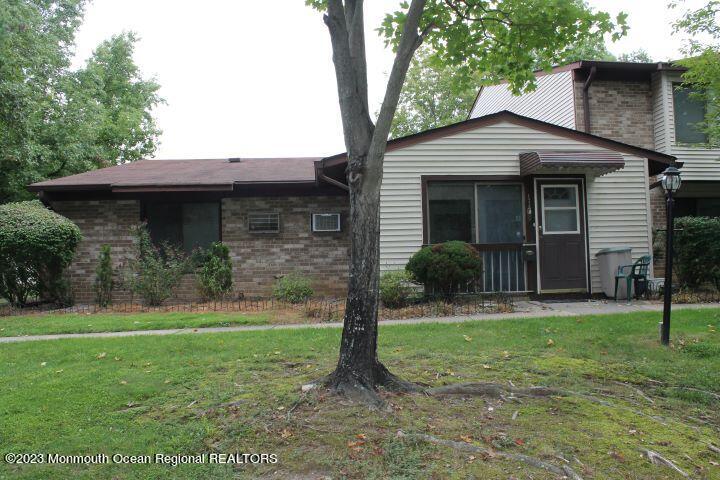 134 Amberly Drive F — photo