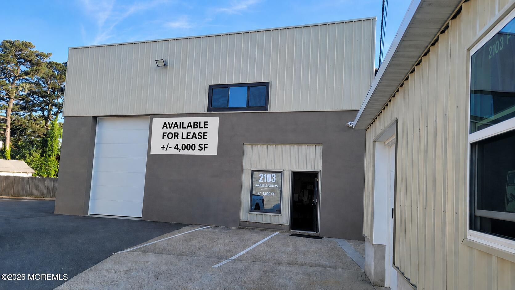 2103 Veterans Memorial Drive — photo