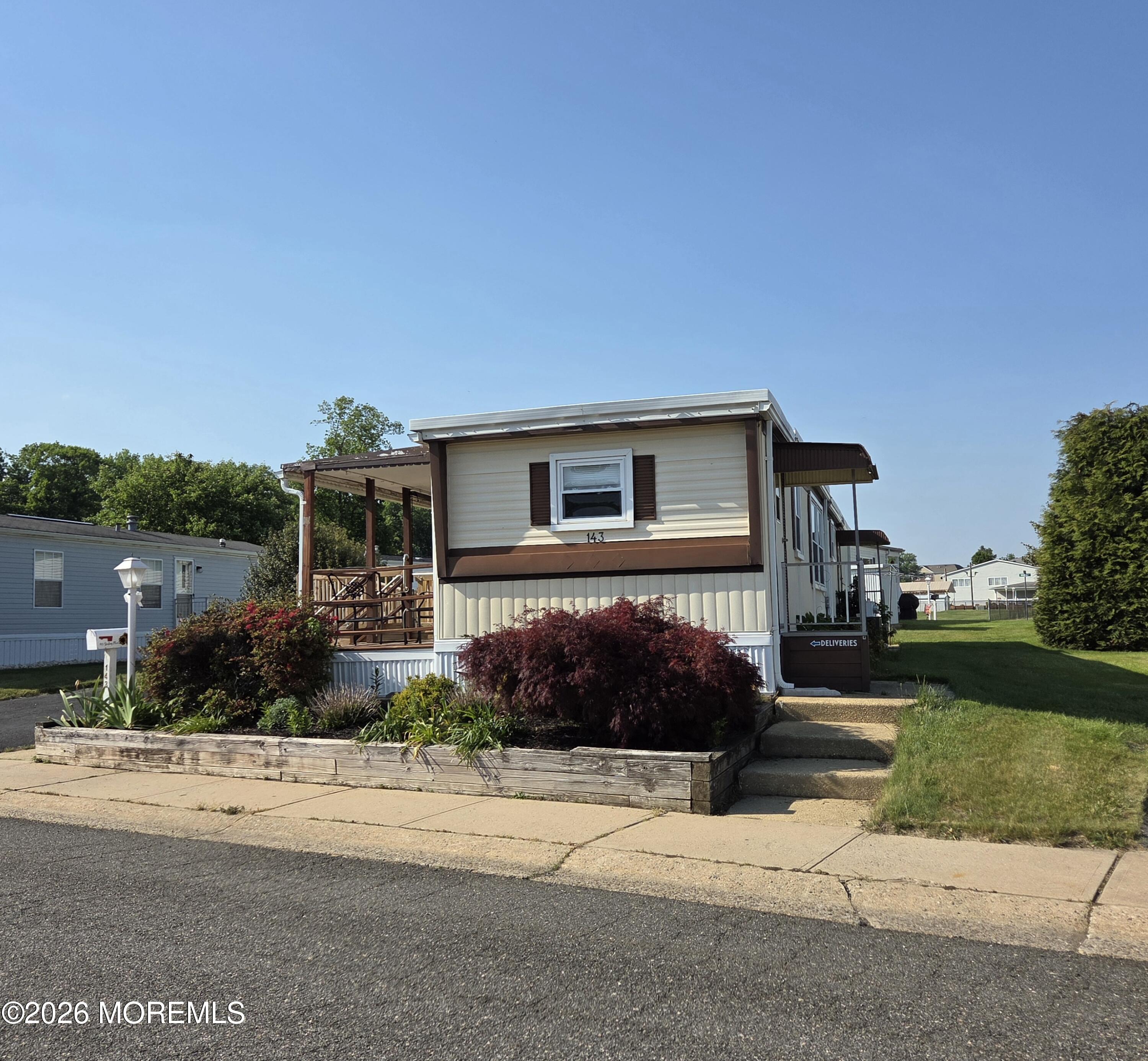 143 Starling Place — photo