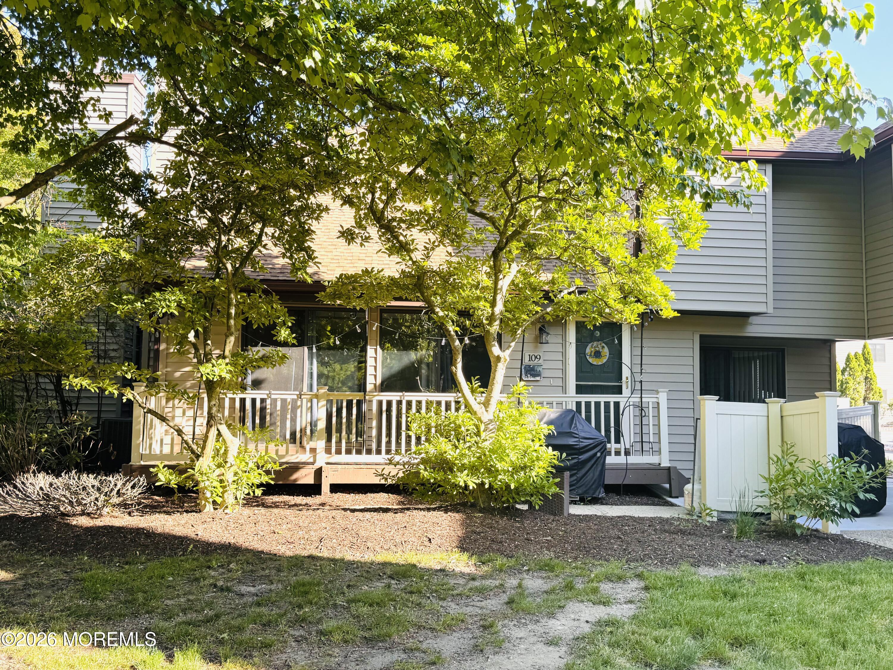 109 Cotswold Circle 2 — photo