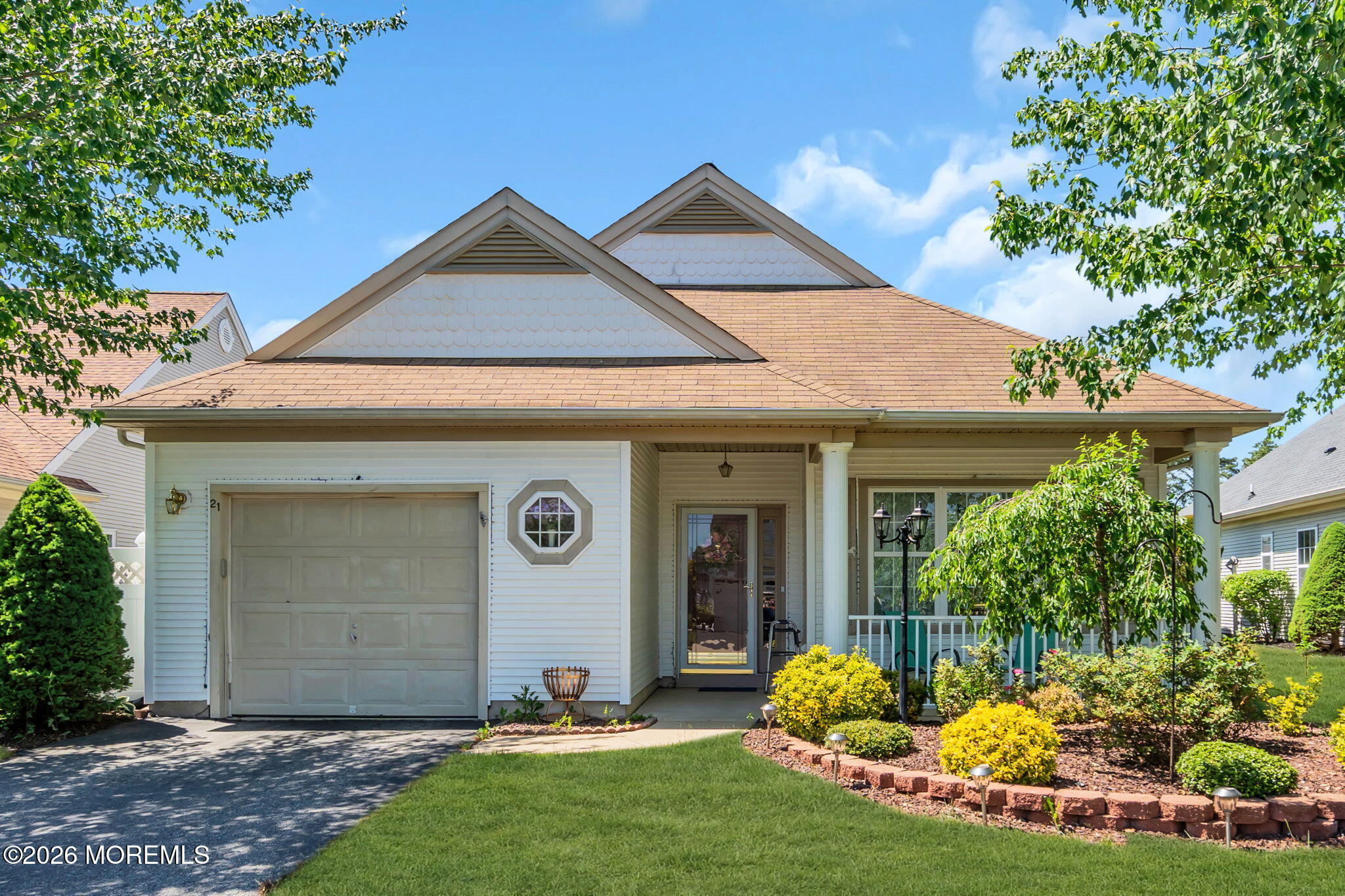 21 Provence Drive — photo