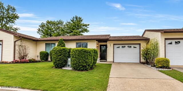 120B Ironwood Plaza — photo