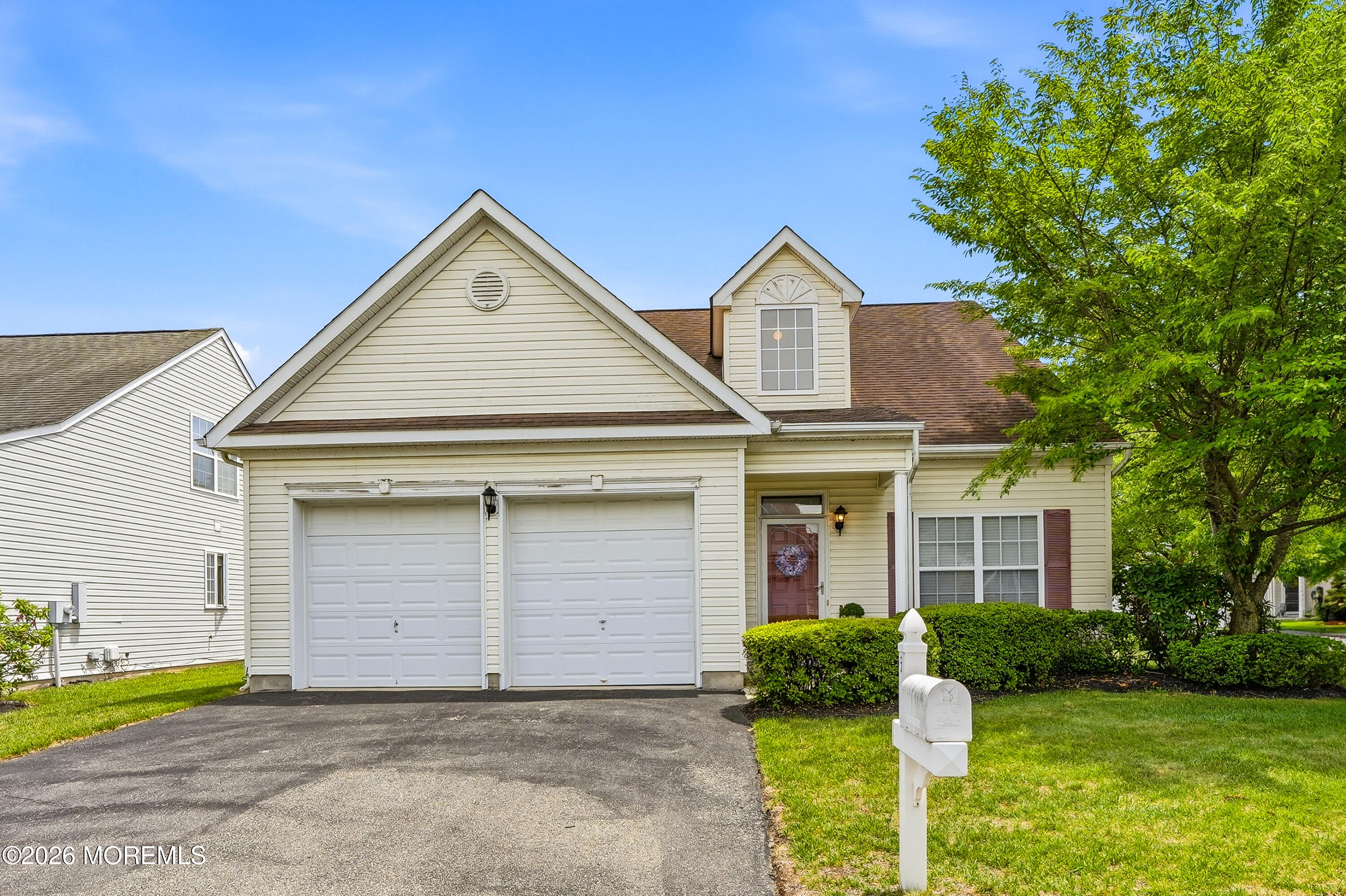 5 Holly Manor Court — photo