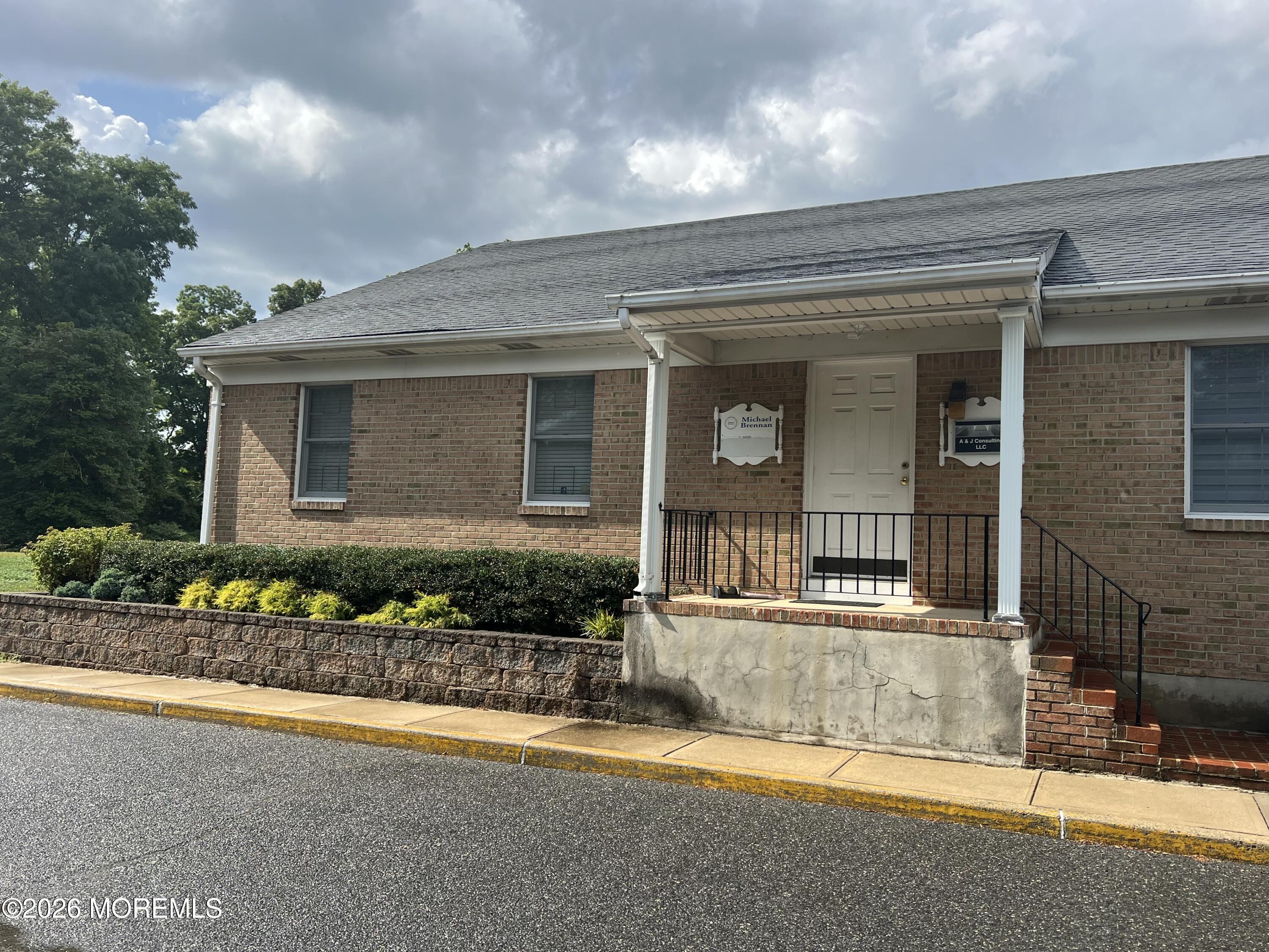 22 S Holmdel Road Unit 7 — photo