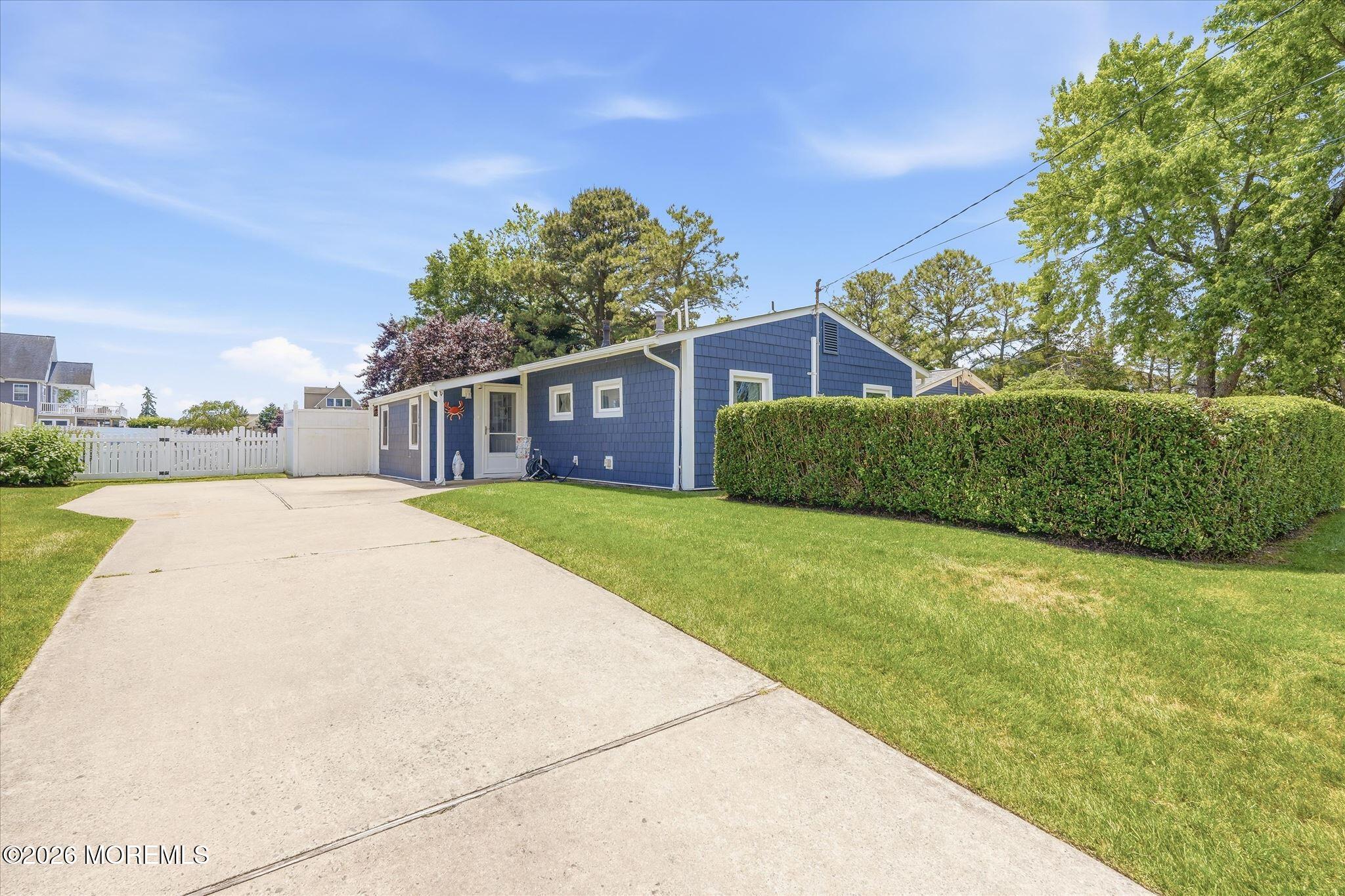 423 W Cala Breeze Way — photo