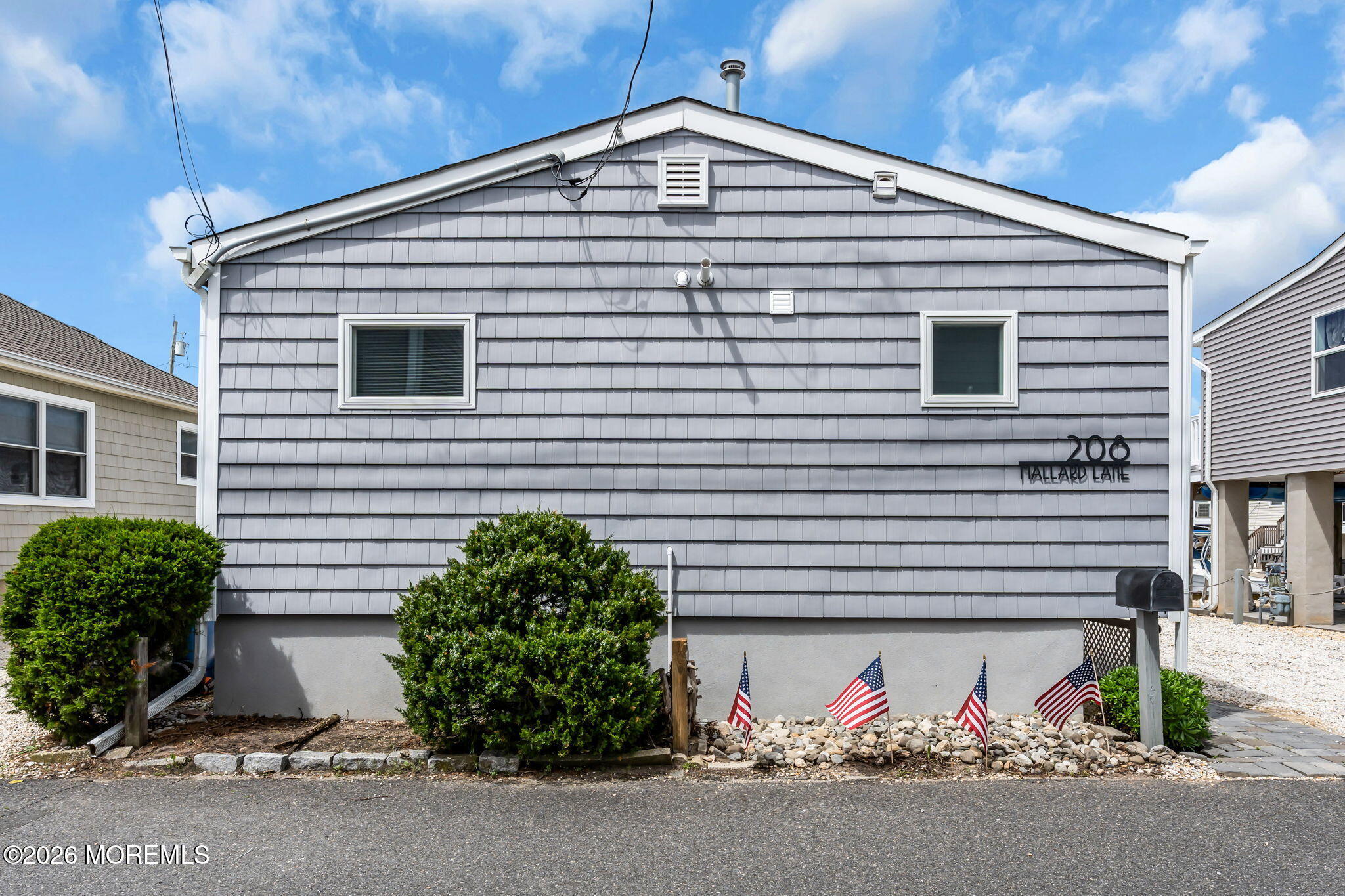 208 Mallard Lane — photo