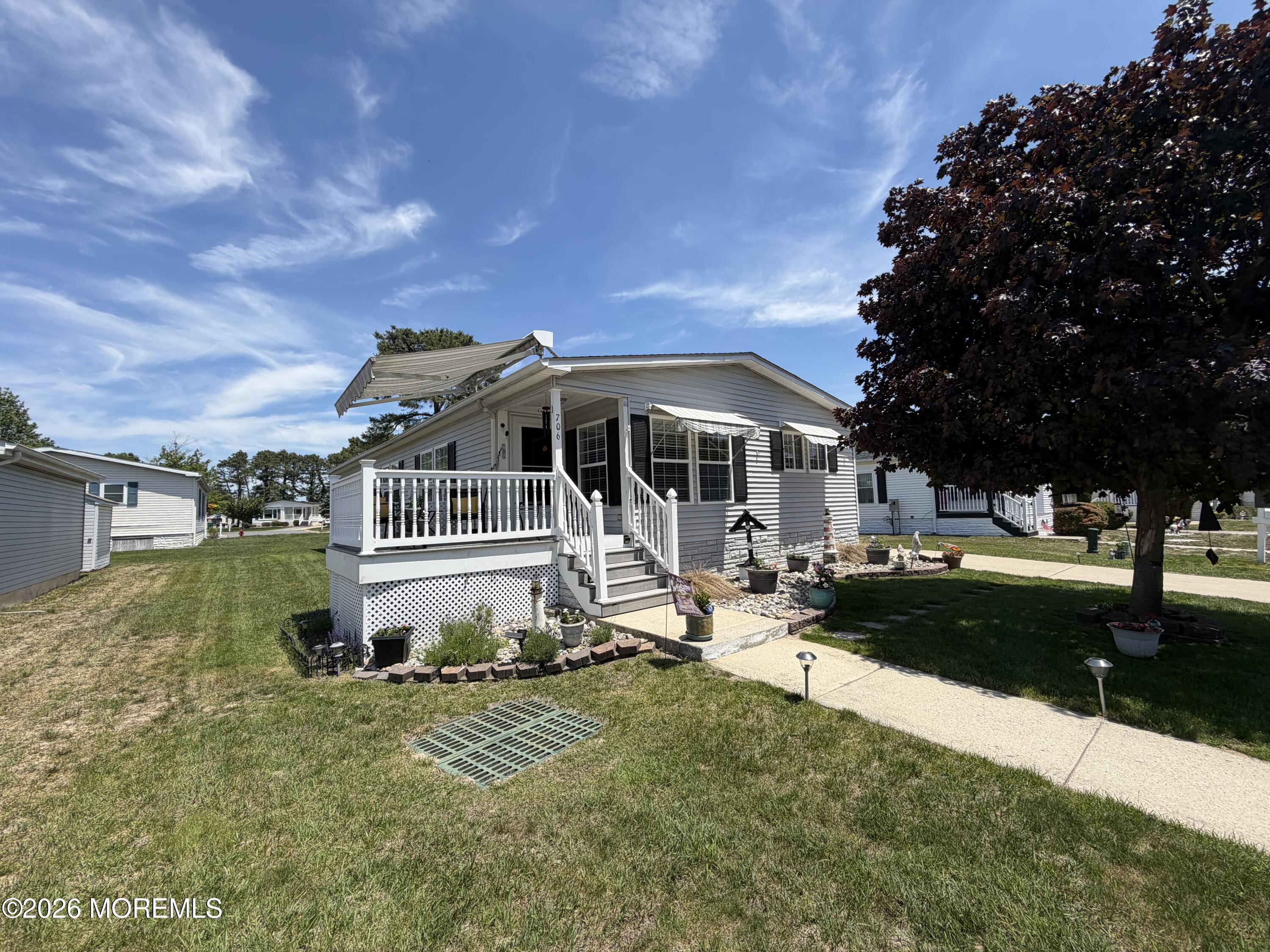 706 Evergreen Court — photo