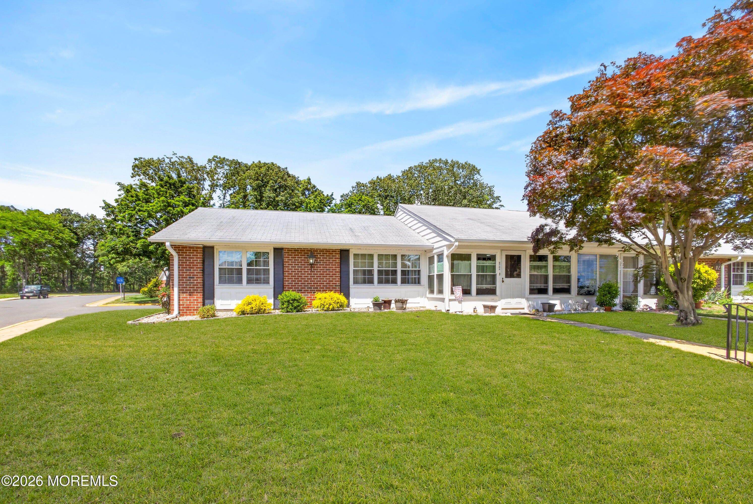976A Aberdeen Drive — photo