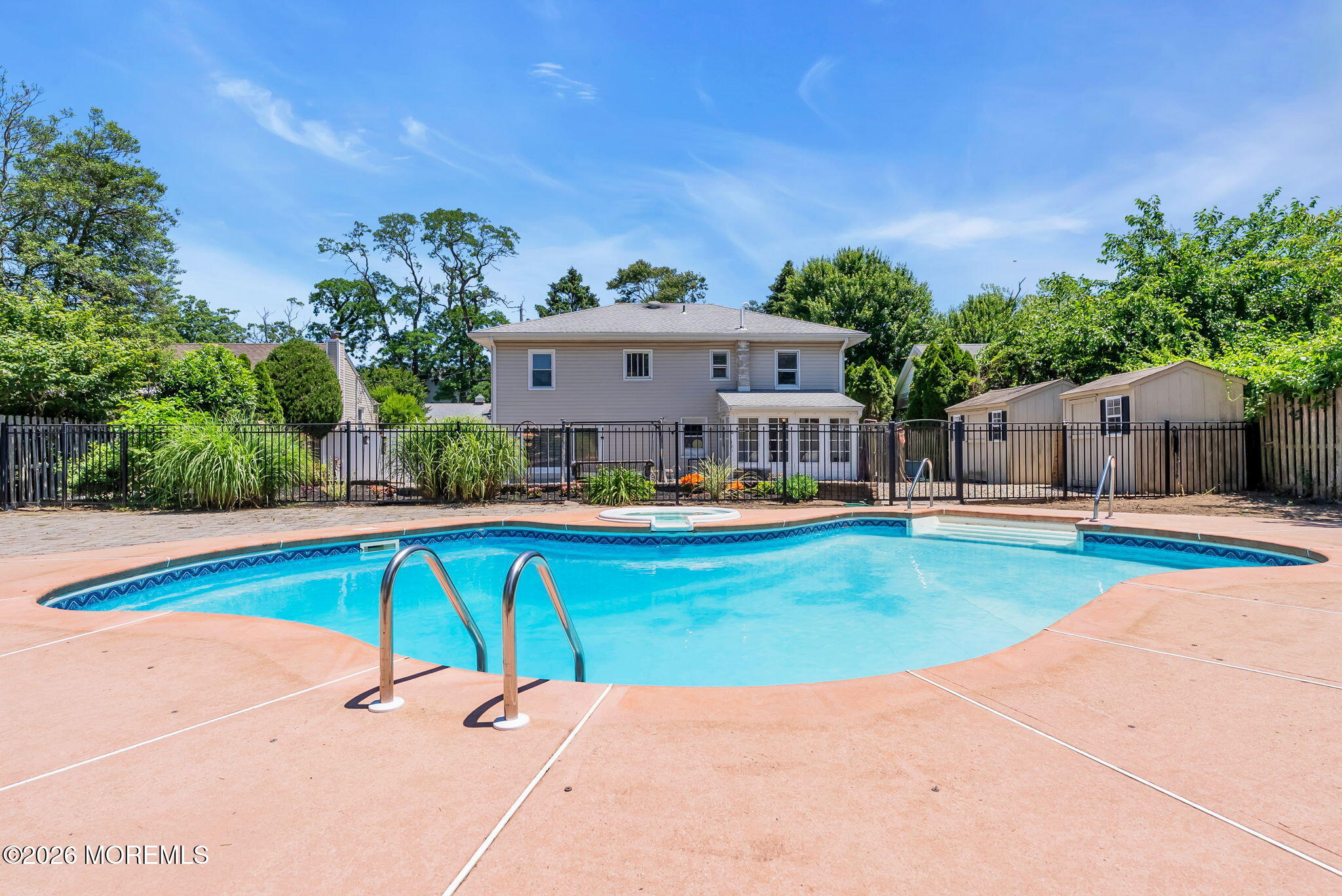 517 Riverwood Park — photo