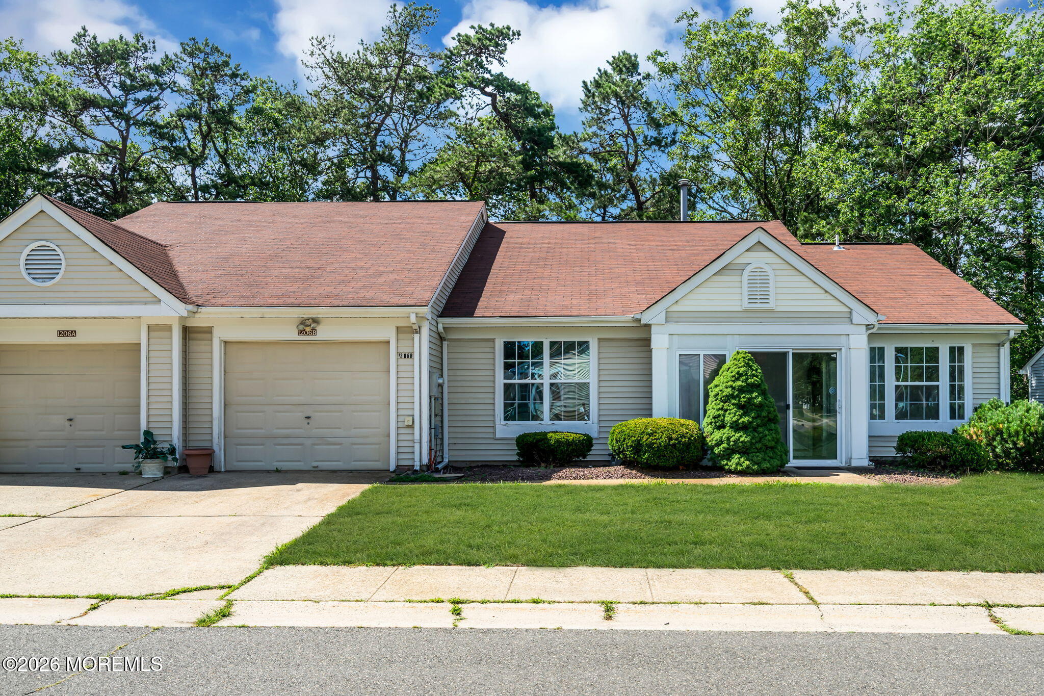 1206B Thornbury Lane — photo