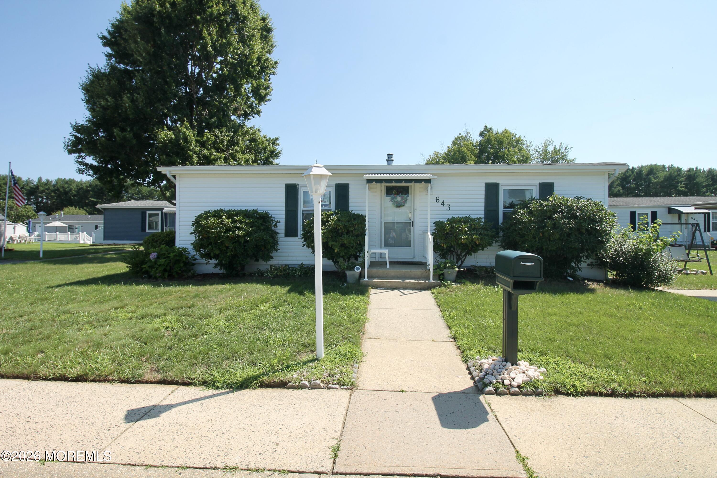 643 Dede Drive — photo