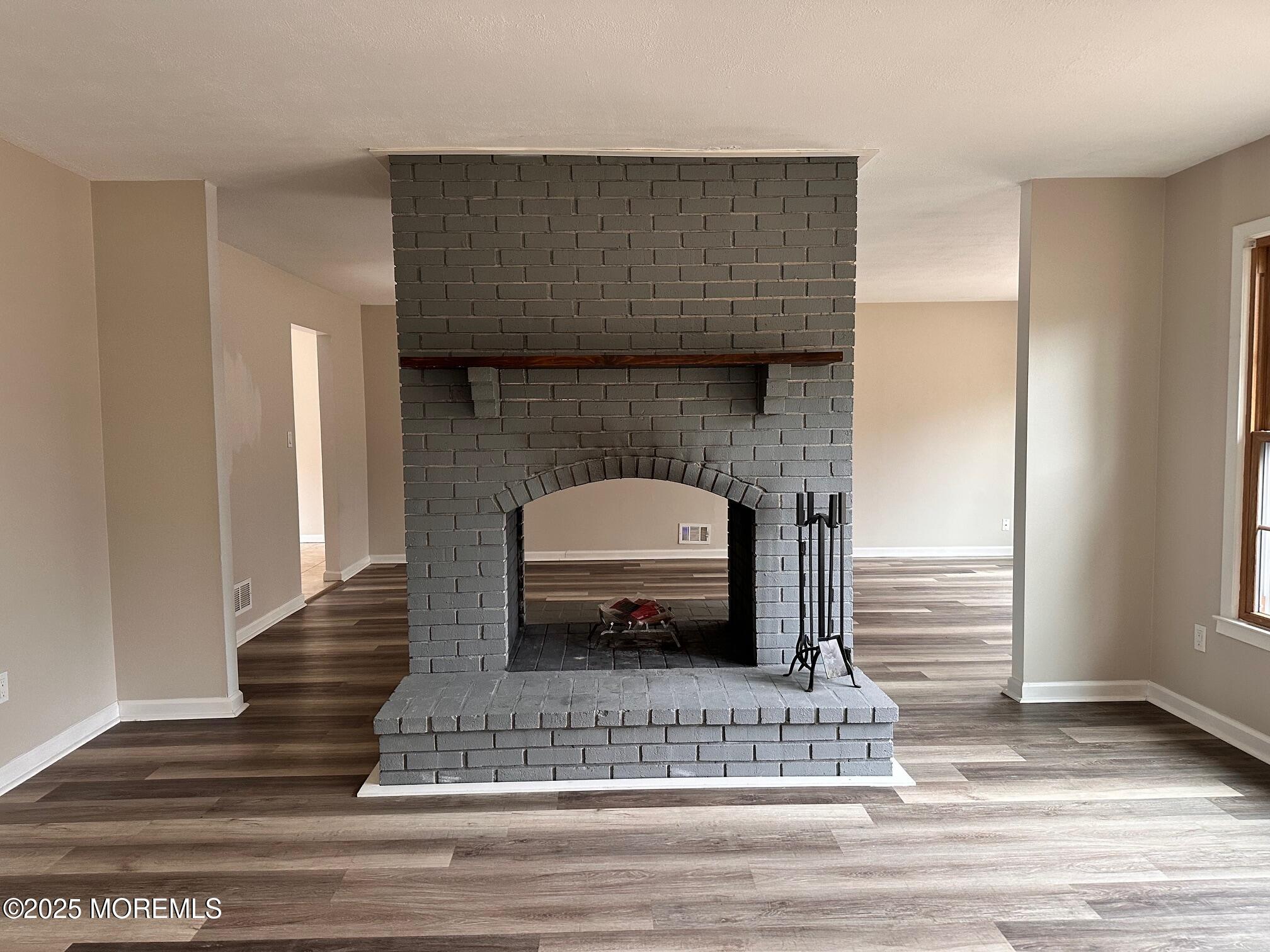 702 Cassville Road — photo