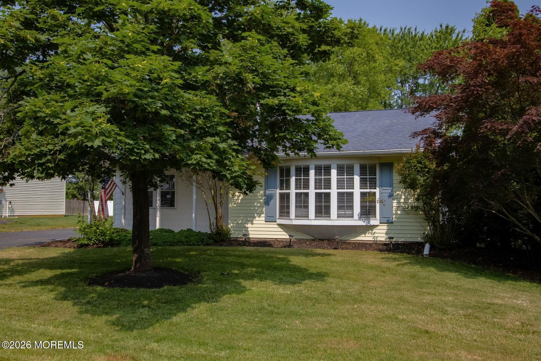 49 Williamsburg Drive — photo