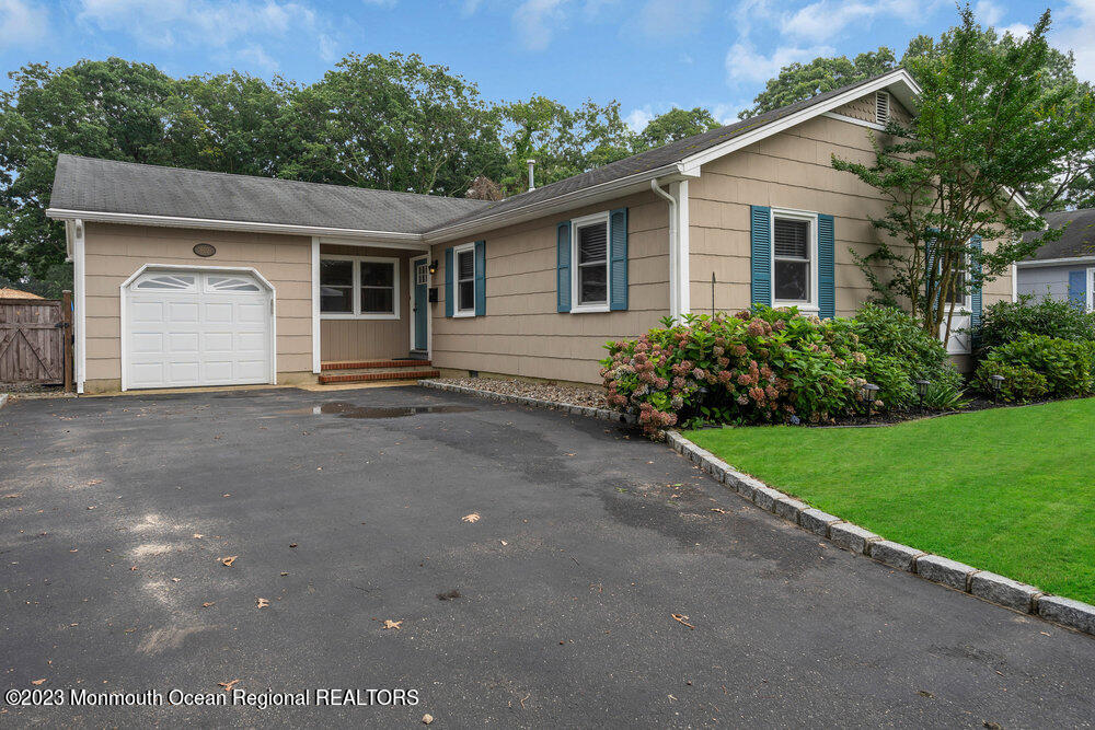 802 Laura Herbert Drive — photo