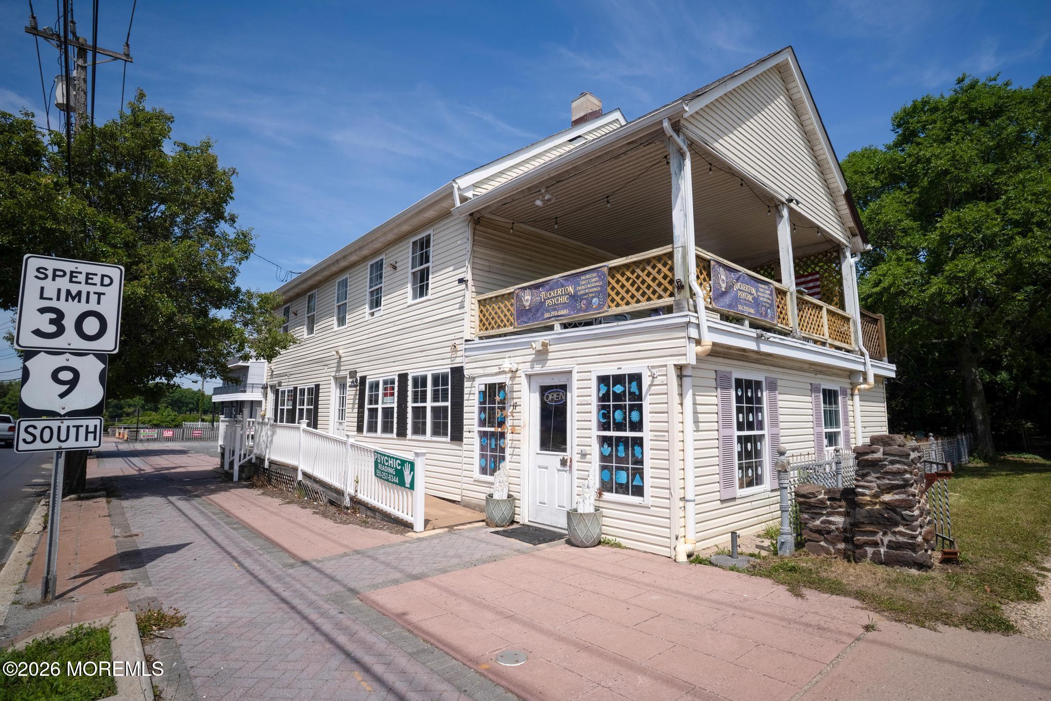 17 E Main Street — photo