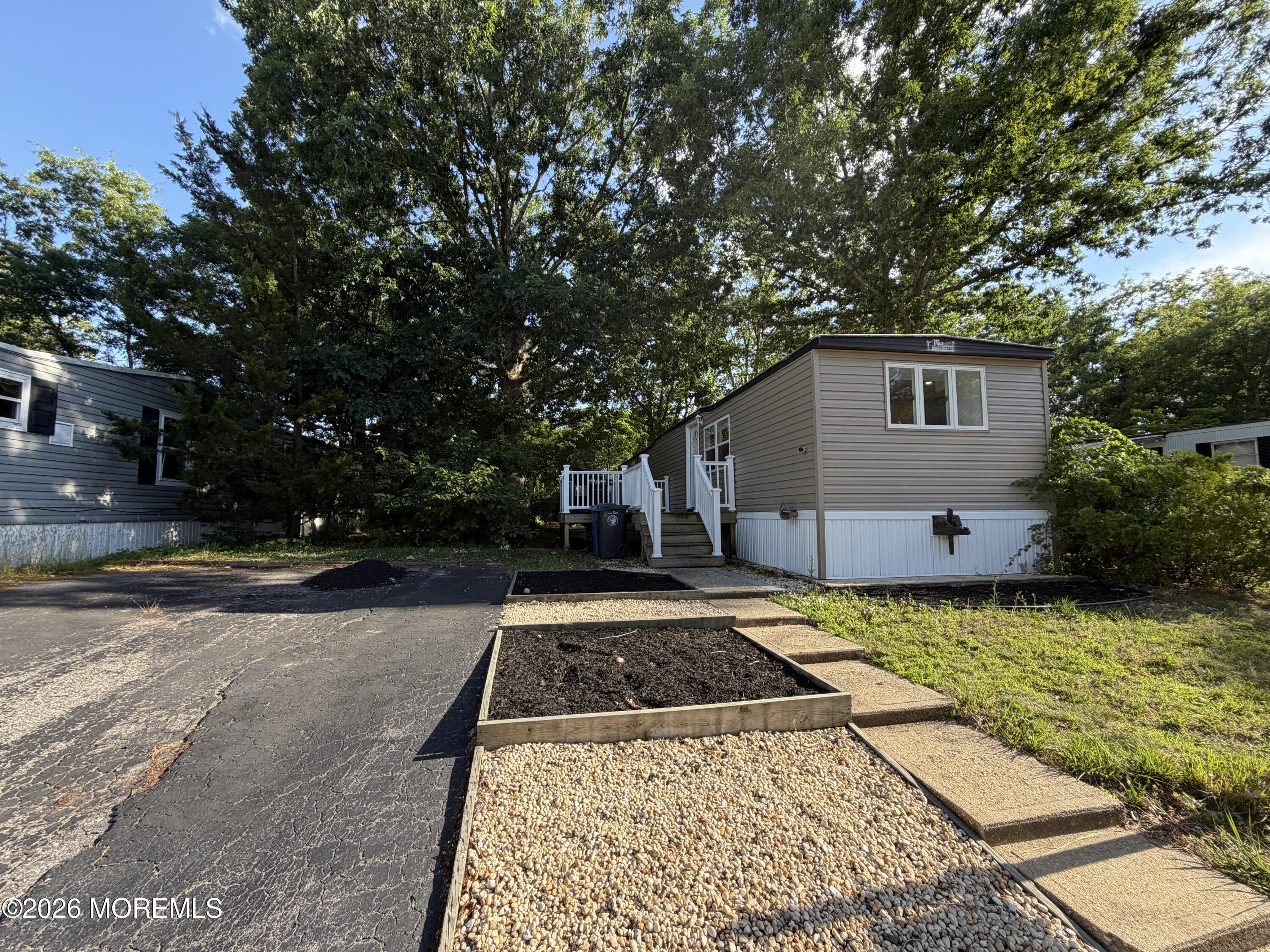 66 Roberts Road — photo