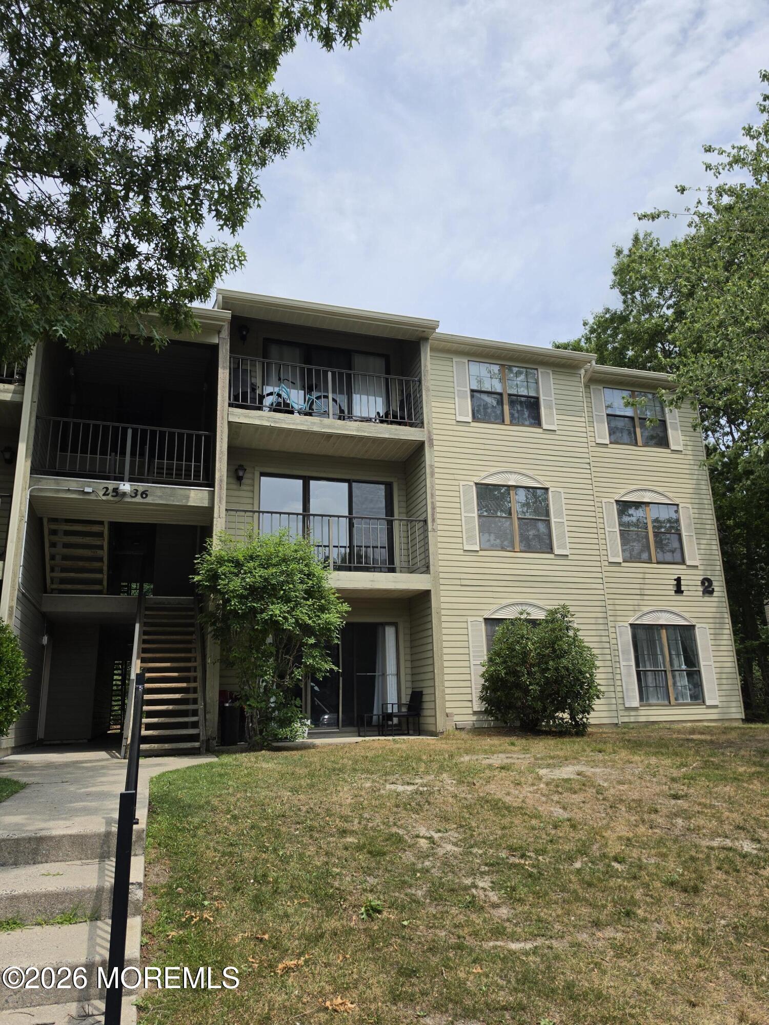 26 Colonial Court — photo