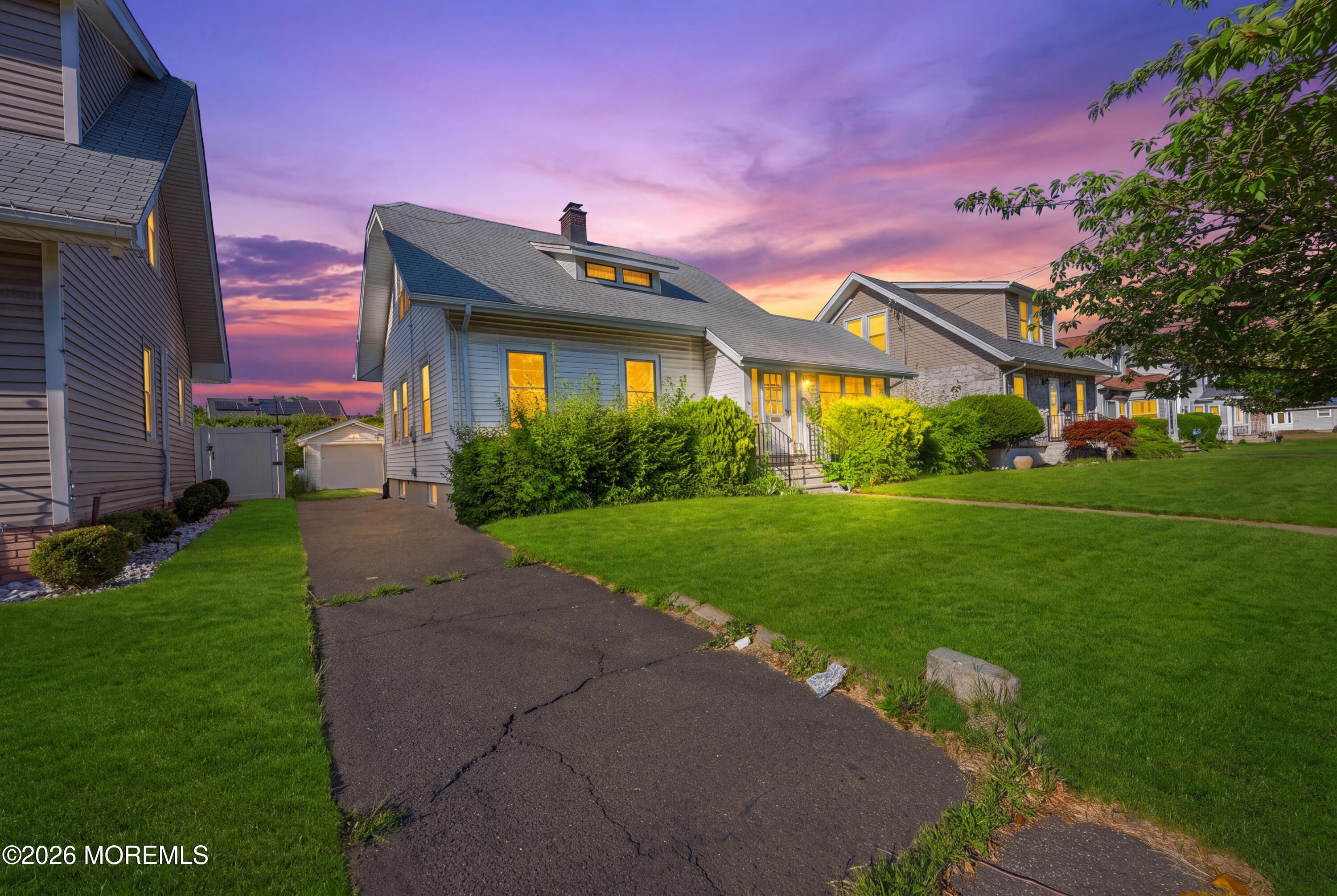 668 Belleville Avenue — photo