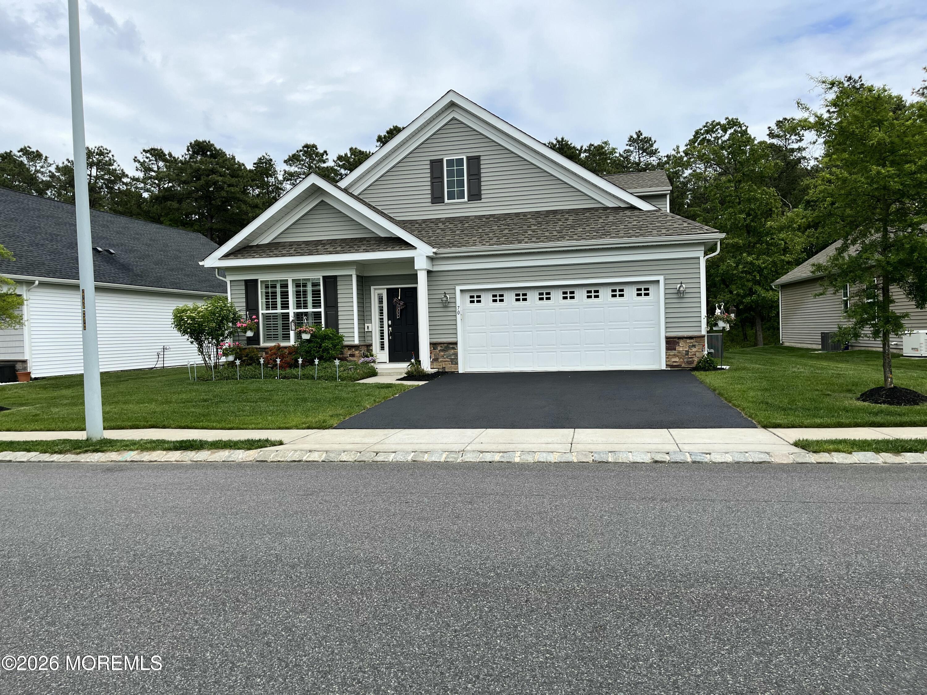 70 Woodside Lane — photo