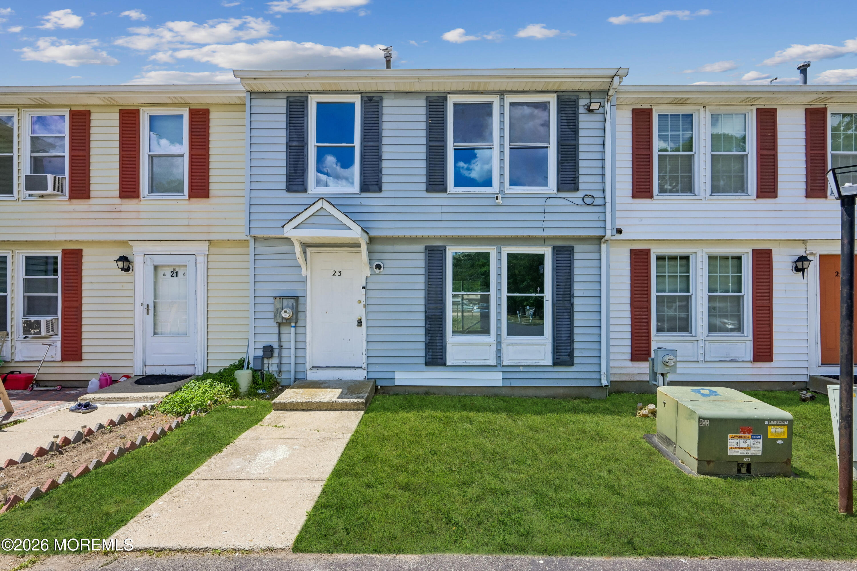 23 Theresa Court — photo