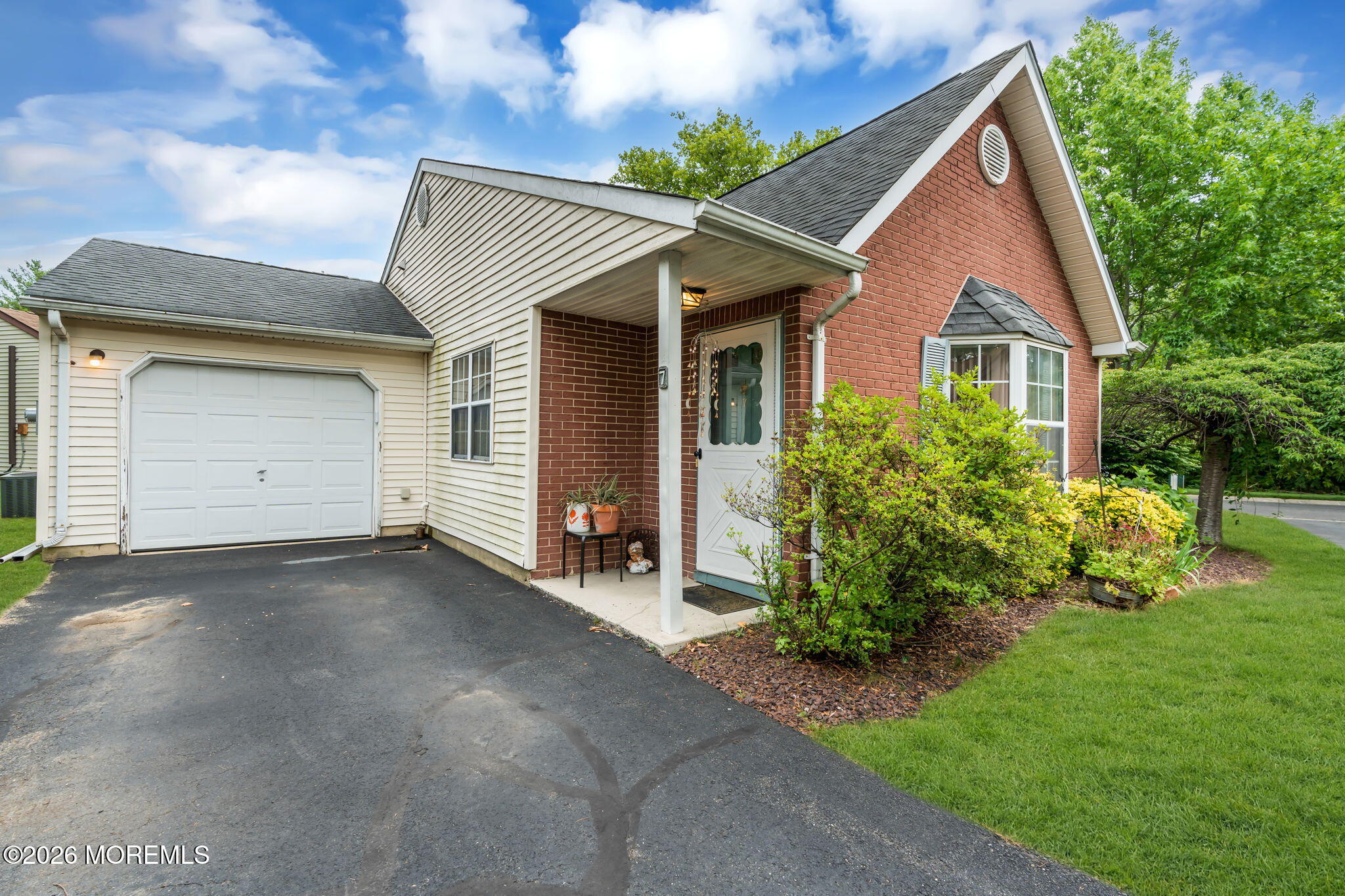 7 Kingston Close 1000 — photo