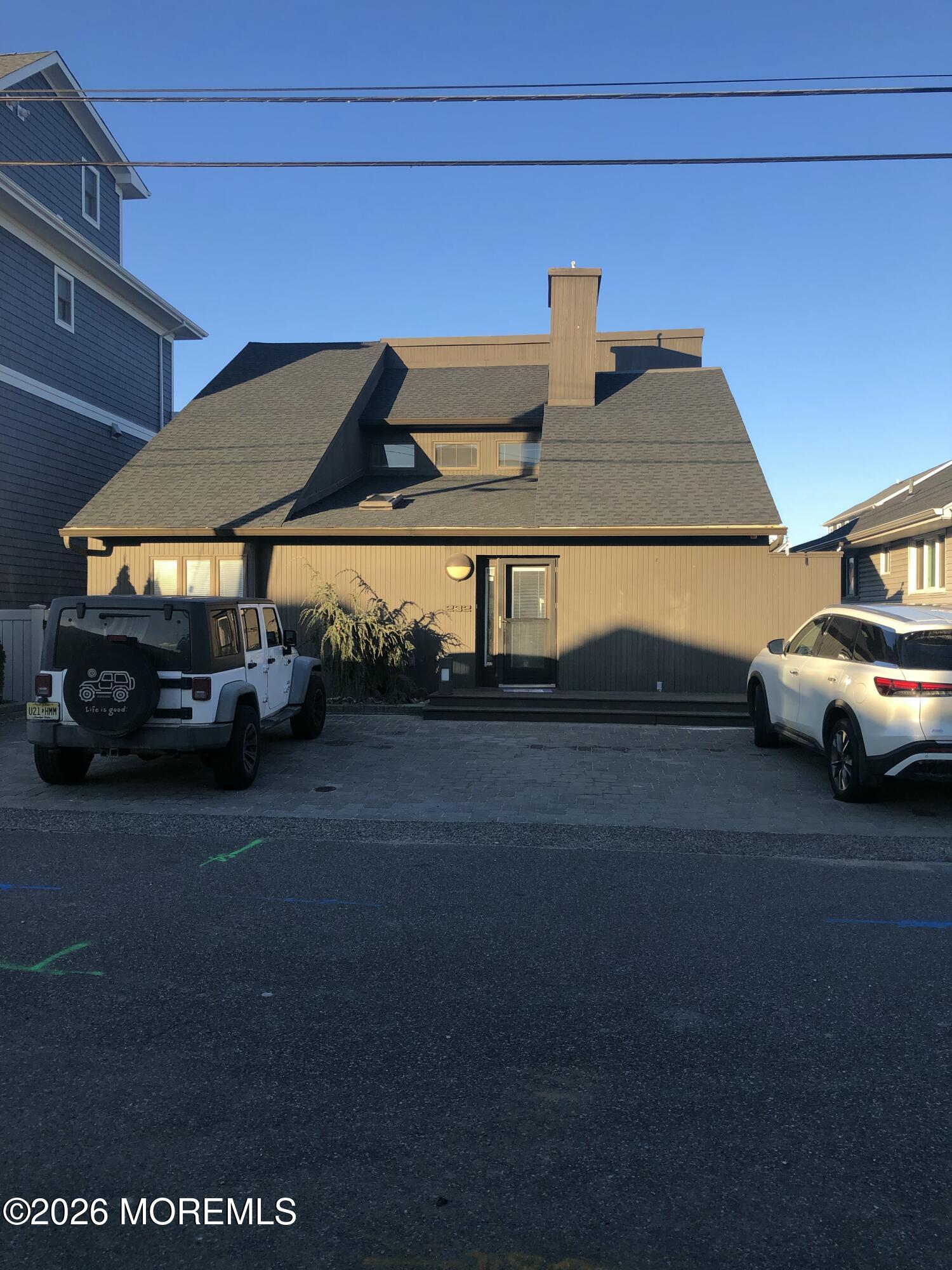 232 Hayes Court — photo