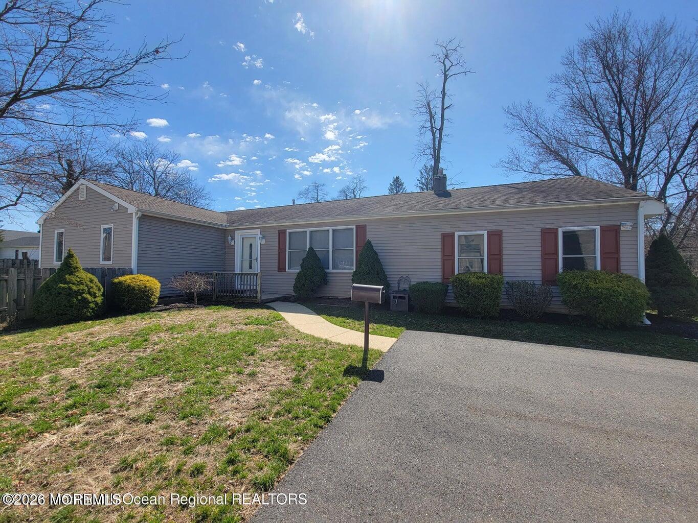 1 Half Robin Drive — photo